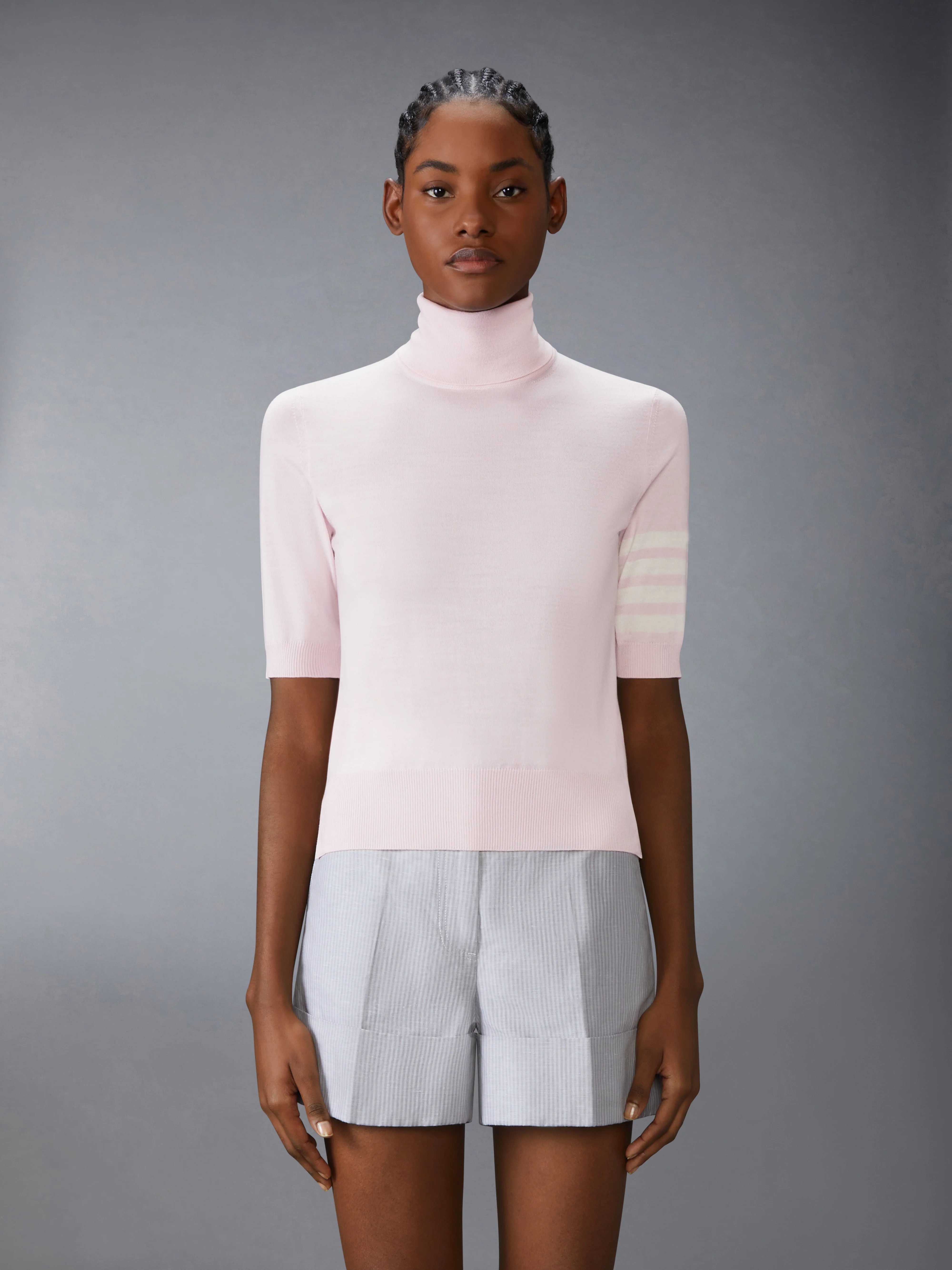 6918-fine-merino-wool-4-bar-turtleneck-1.webp FINE MERINO WOOL 4-BAR TURTLENECK
