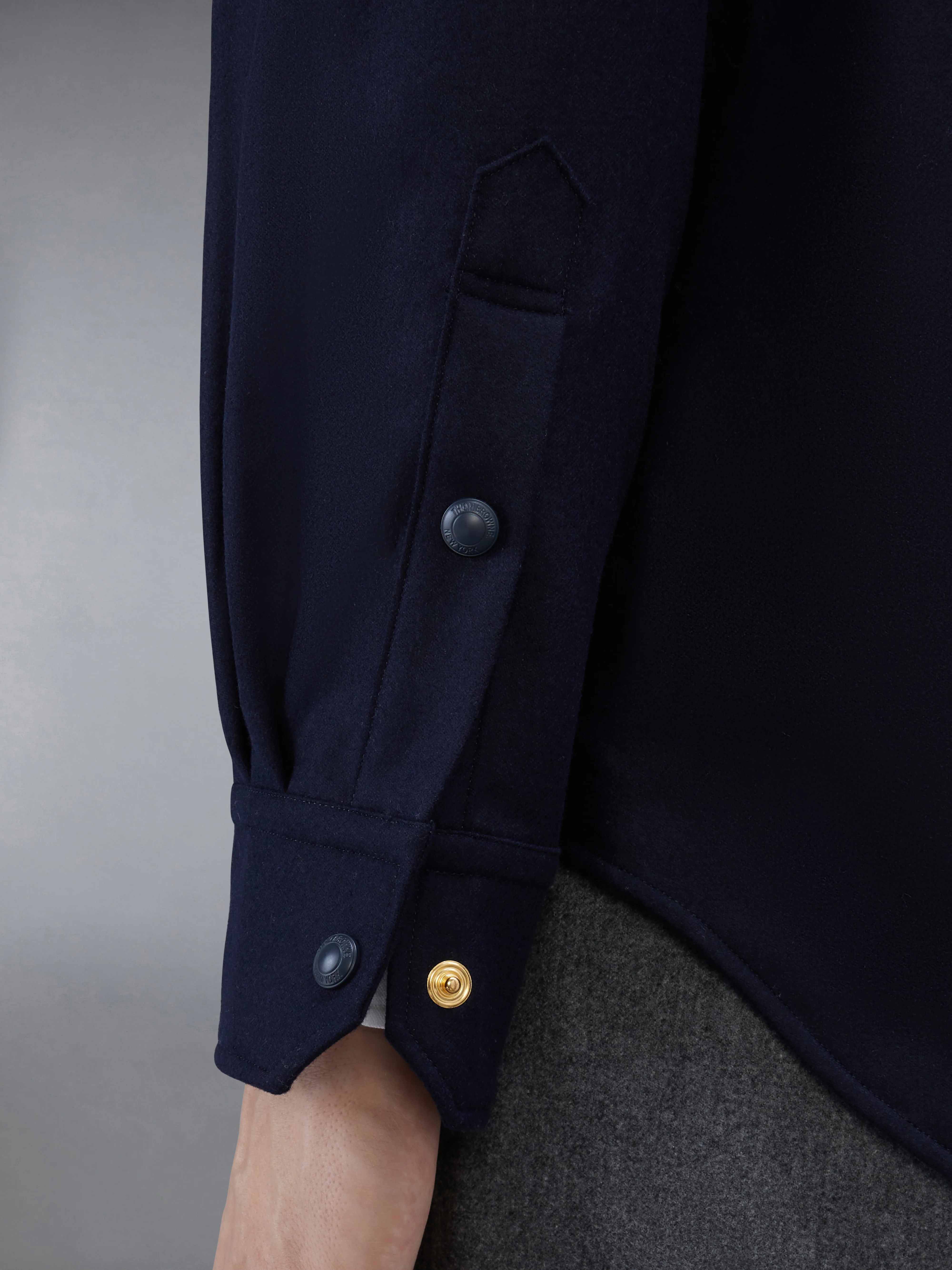 7050-flannel-4-bar-shirt-jacket-6.webp FLANNEL 4-BAR SHIRT JACKET