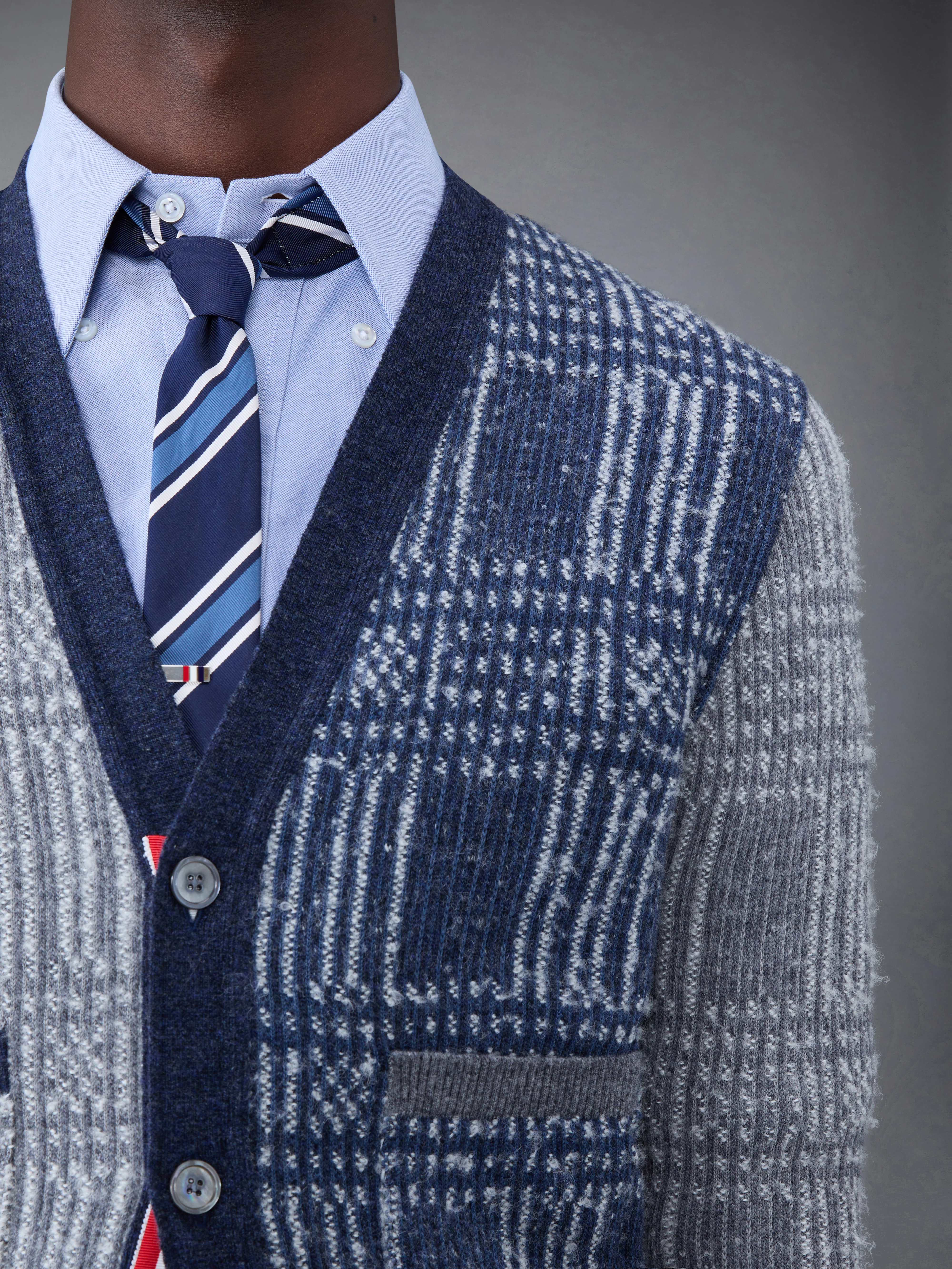 7170-fun-mix-check-jacquard-v-neck-cardigan-5.webp Fun-Mix Check Jacquard V-Neck Cardigan