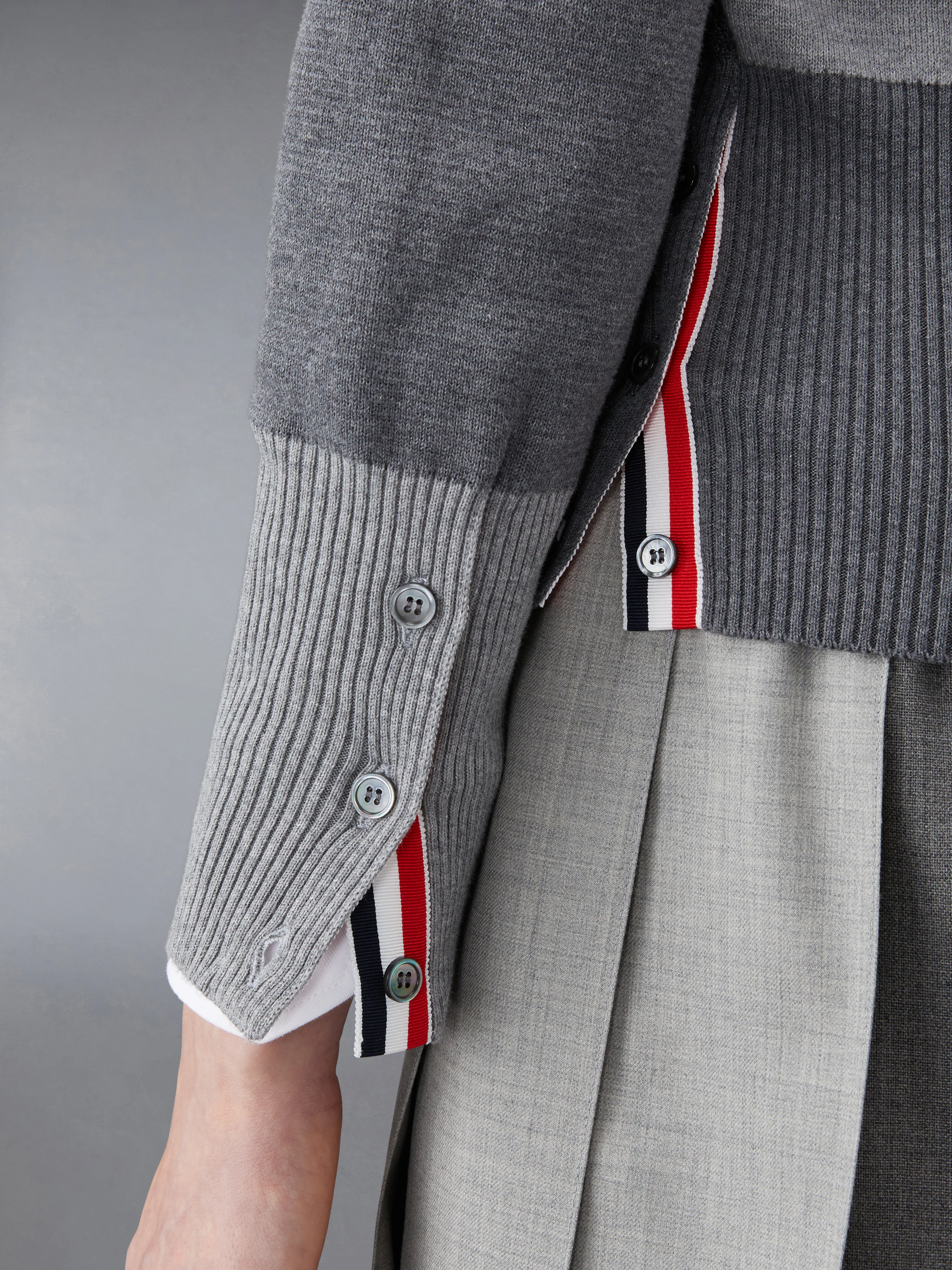 7329-funmix-crepe-4-bar-cardigan-4.webp FUNMIX CREPE 4-BAR CARDIGAN