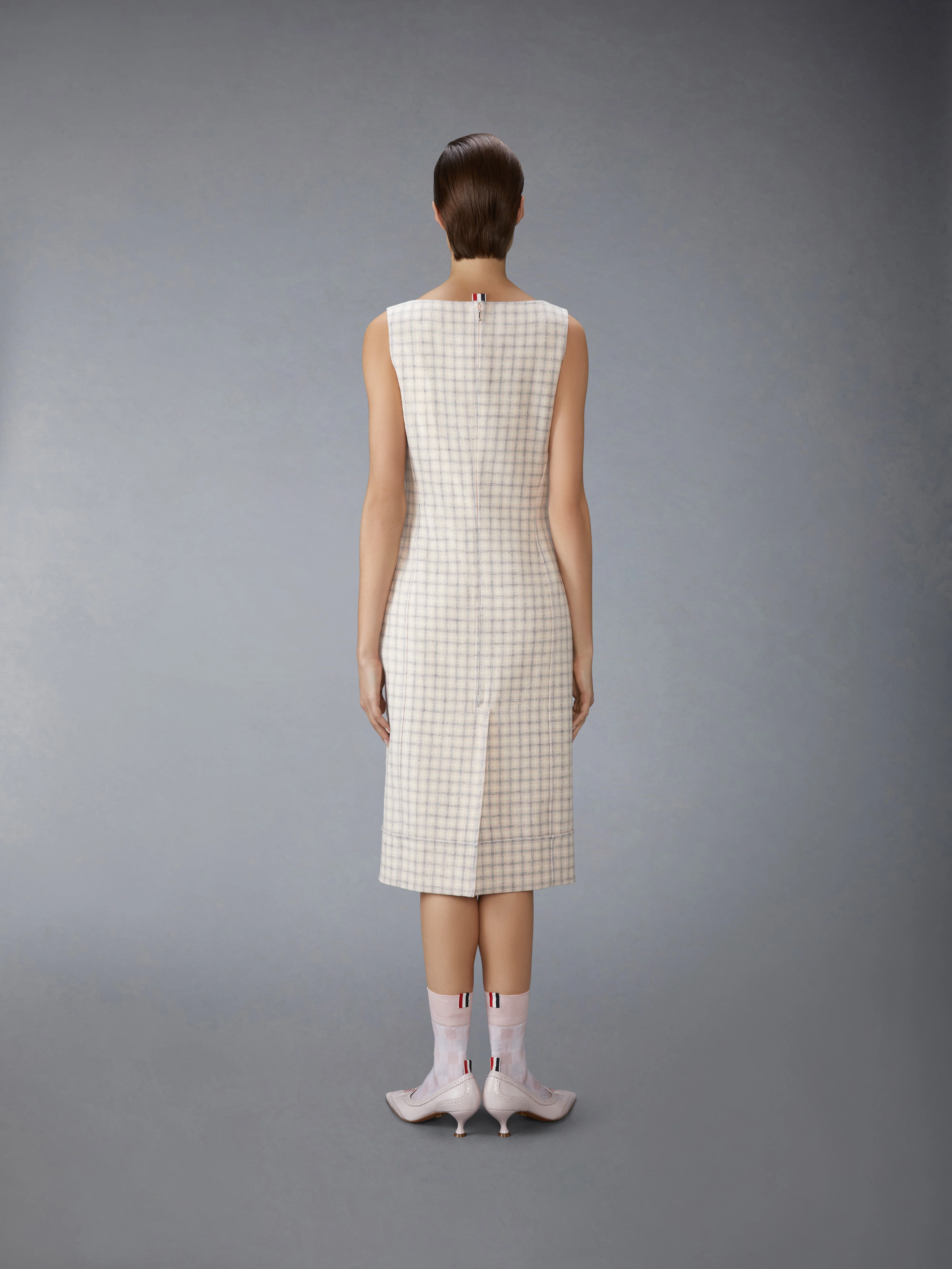 7641-gunclub-check-hunting-tweed-square-neck-column-dress-7.webp GUNCLUB CHECK HUNTING TWEED SQUARE NECK COLUMN DRESS