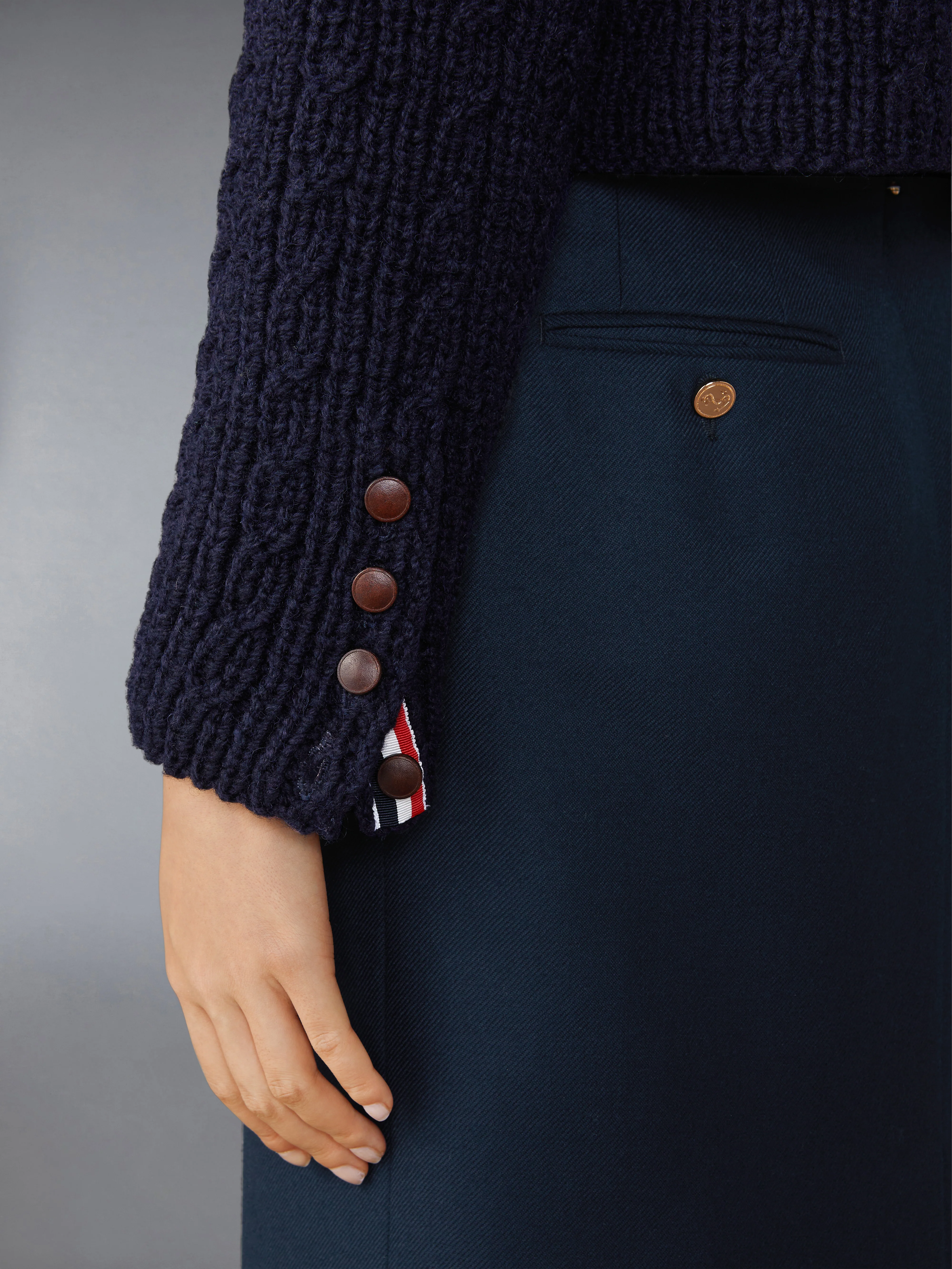 7816-irish-wool-handknit-cable-stitch-short-cardigan-4.webp IRISH WOOL HANDKNIT CABLE STITCH SHORT CARDIGAN