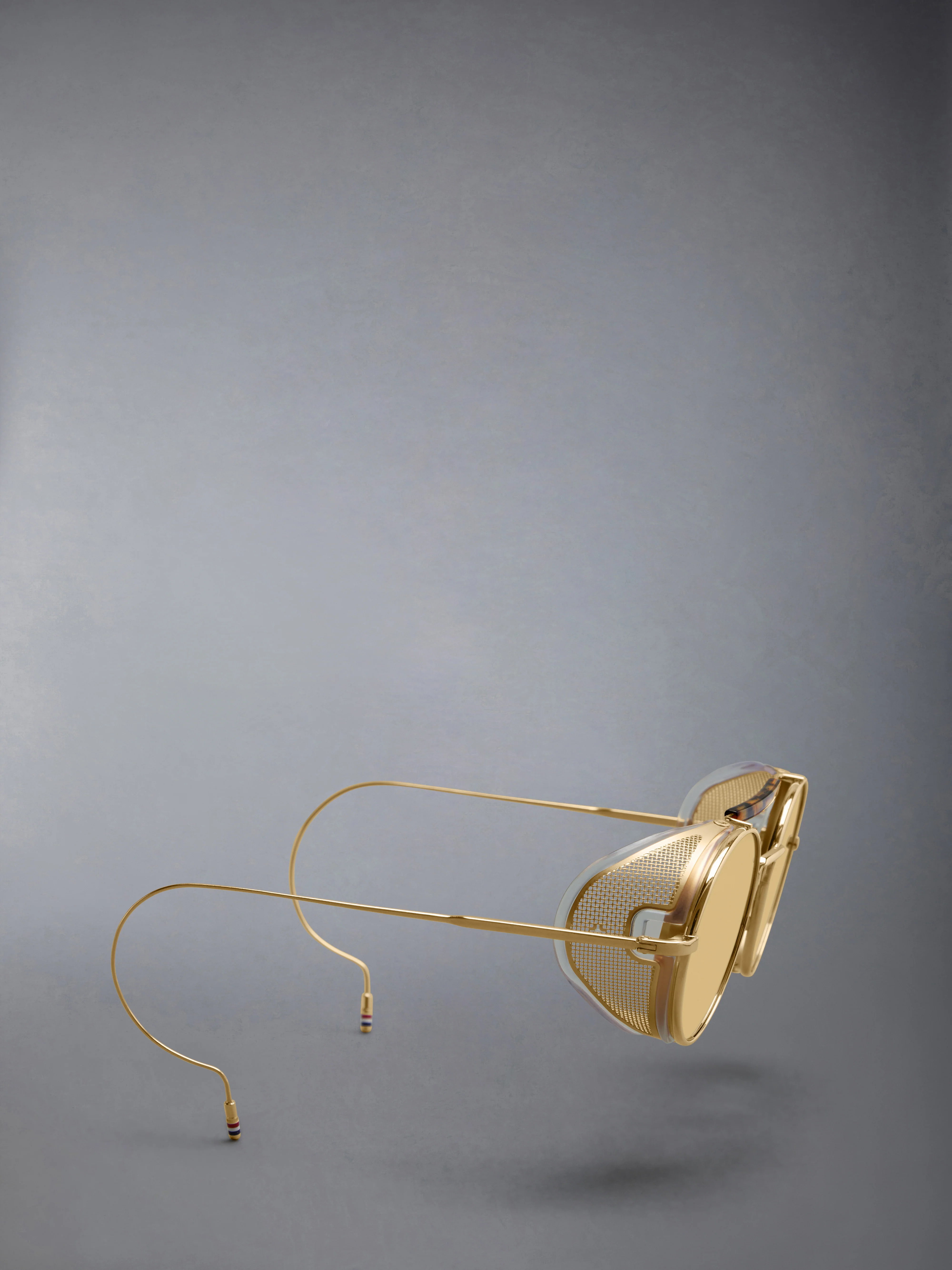 8340-limited-edition-acetate-and-titanium-round-sunglasses-4.webp LIMITED EDITION ACETATE AND TITANIUM ROUND SUNGLASSES