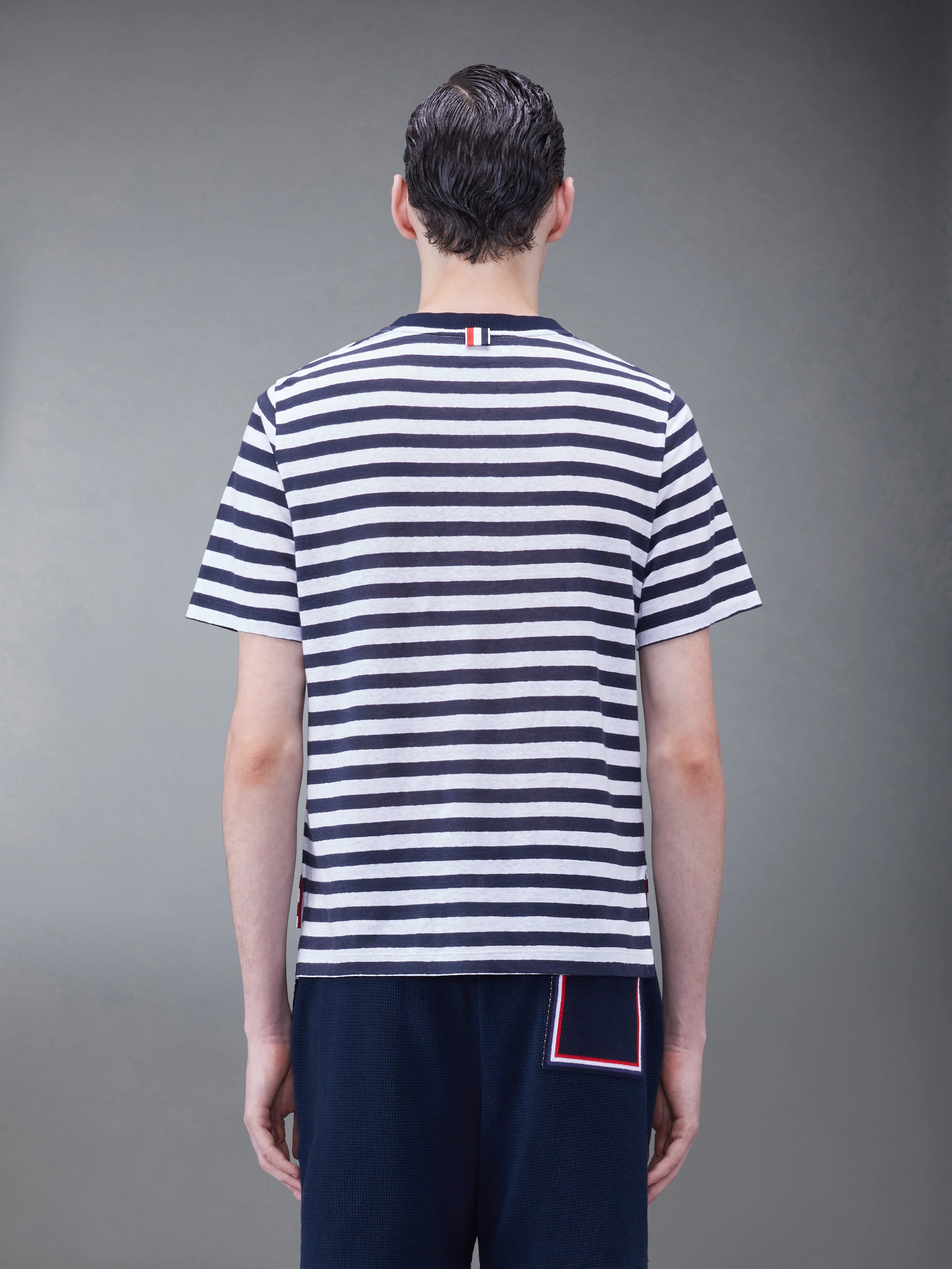 8402-linen-jersey-short-sleeve-striped-pocket-tee-2.webp LINEN JERSEY SHORT SLEEVE STRIPED POCKET TEE