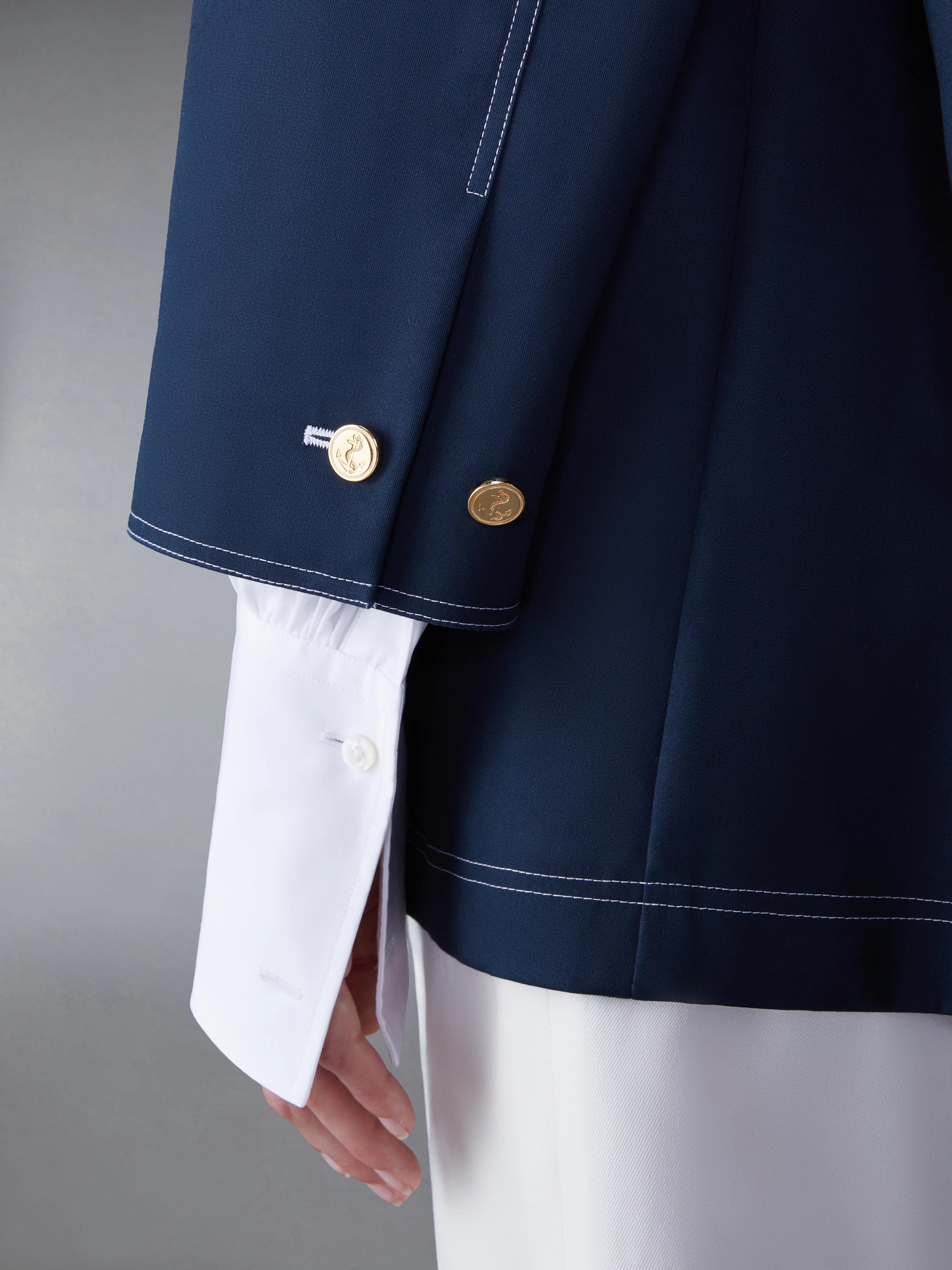 8479-mackintosh-cropped-box-pleat-car-coat-4.webp MACKINTOSH CROPPED BOX PLEAT CAR COAT