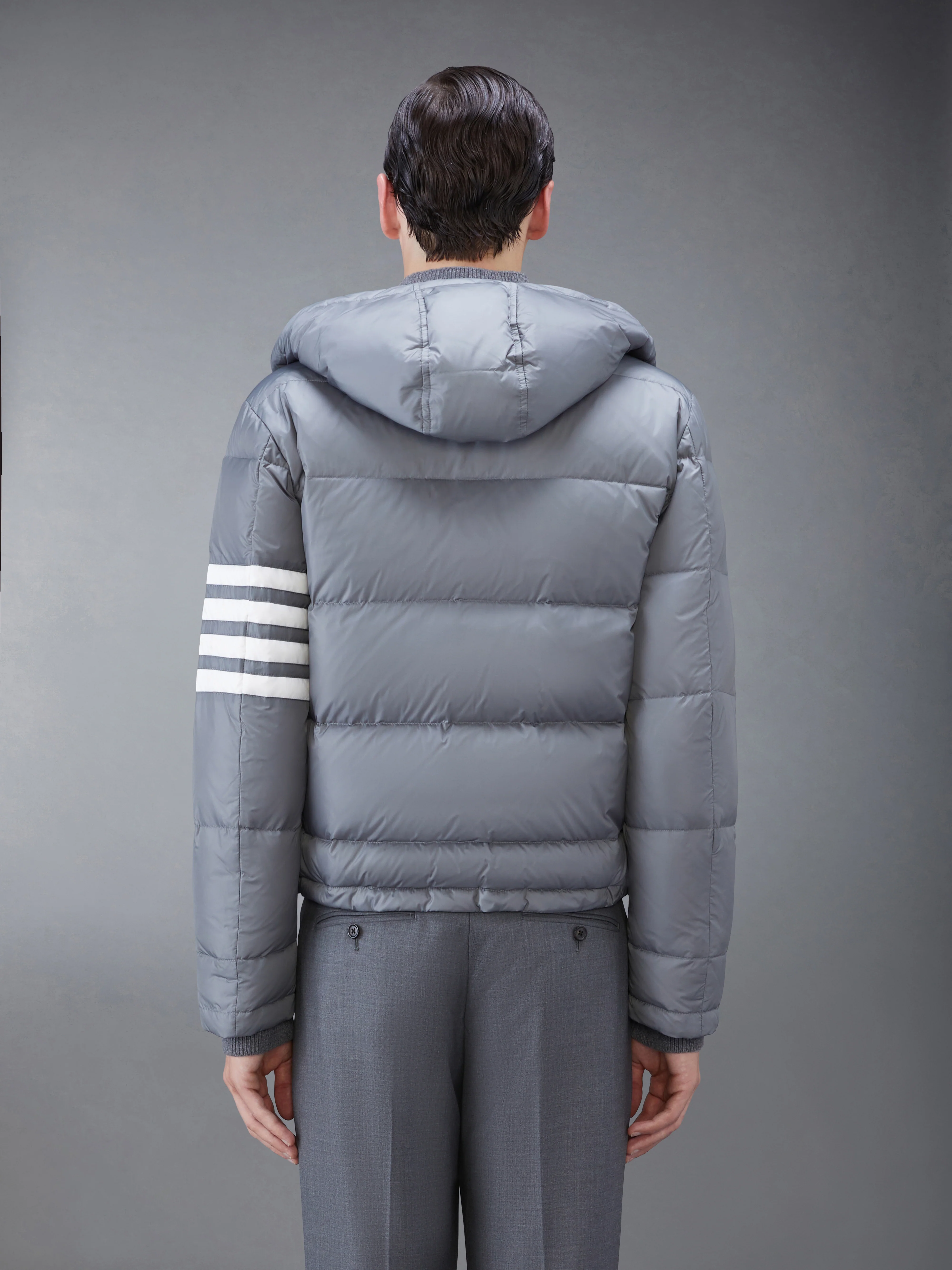 8520-matte-finish-nylon-down-fill-4-bar-detachable-hood-bomber-3.webp MATTE FINISH NYLON DOWN FILL 4-BAR DETACHABLE HOOD BOMBER