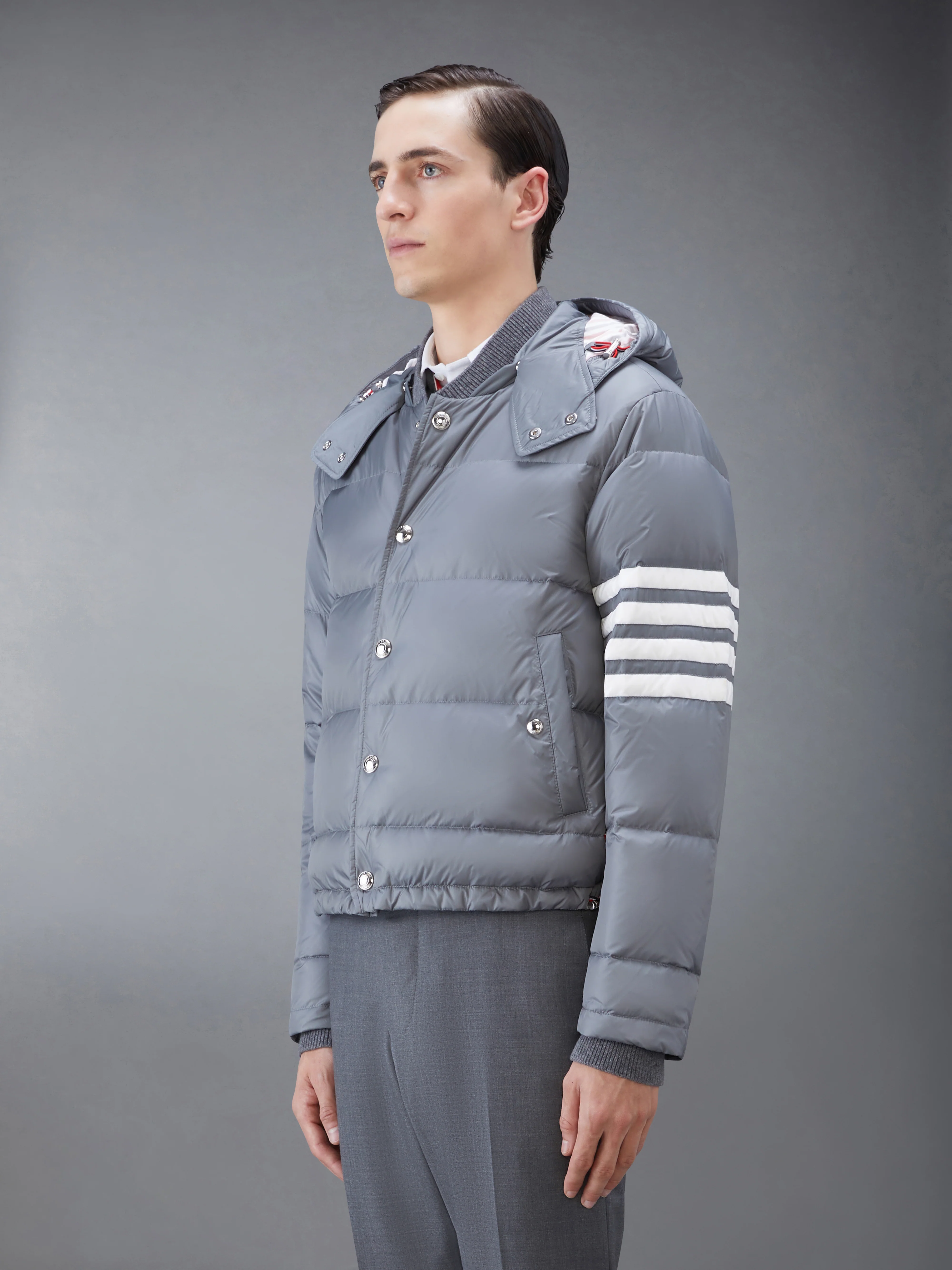 8520-matte-finish-nylon-down-fill-4-bar-detachable-hood-bomber-6.webp MATTE FINISH NYLON DOWN FILL 4-BAR DETACHABLE HOOD BOMBER