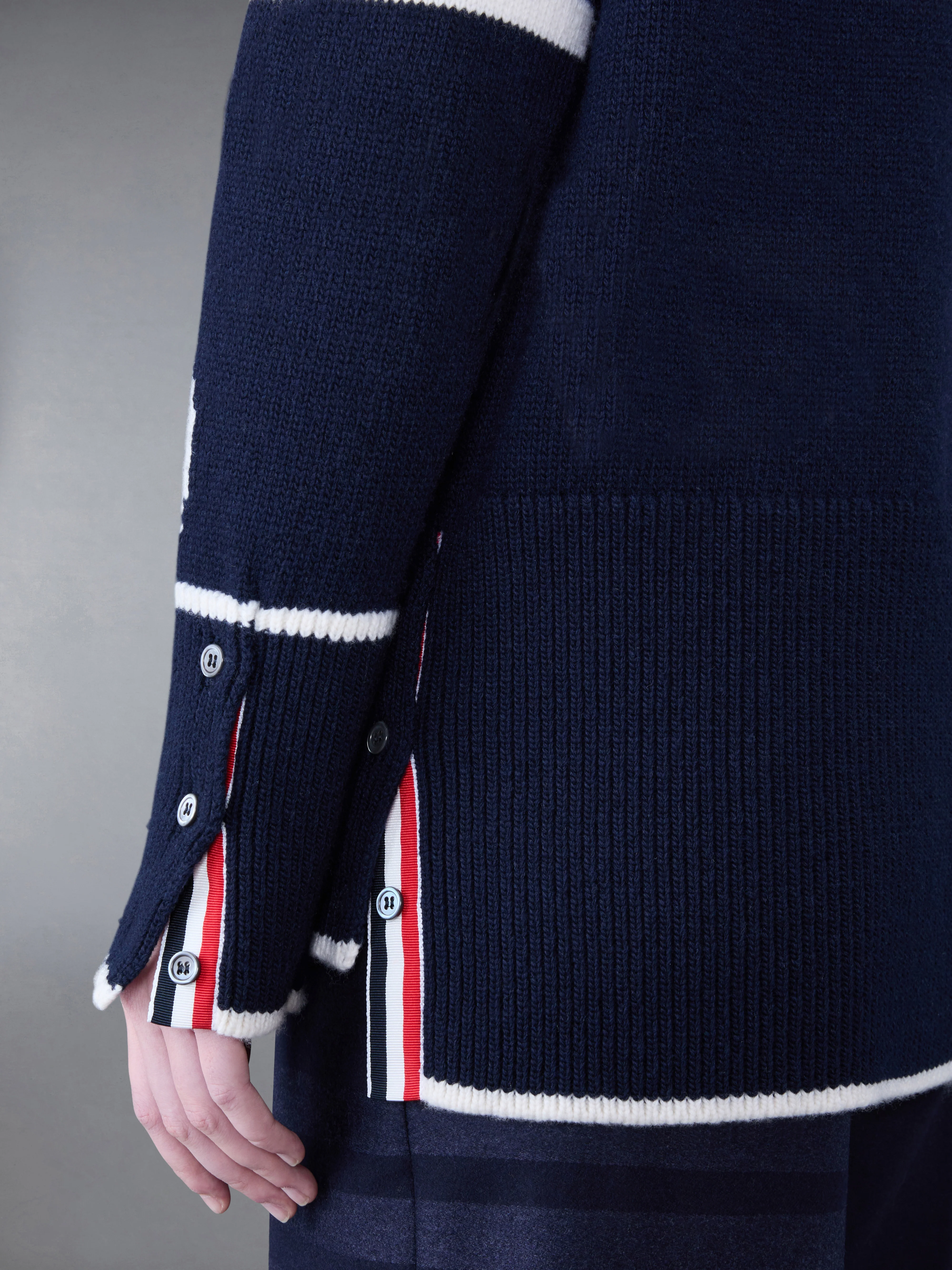 8707-merino-4-bar-boxy-crew-neck-pullover-6.webp Merino 4-Bar Boxy Crew Neck Pullover