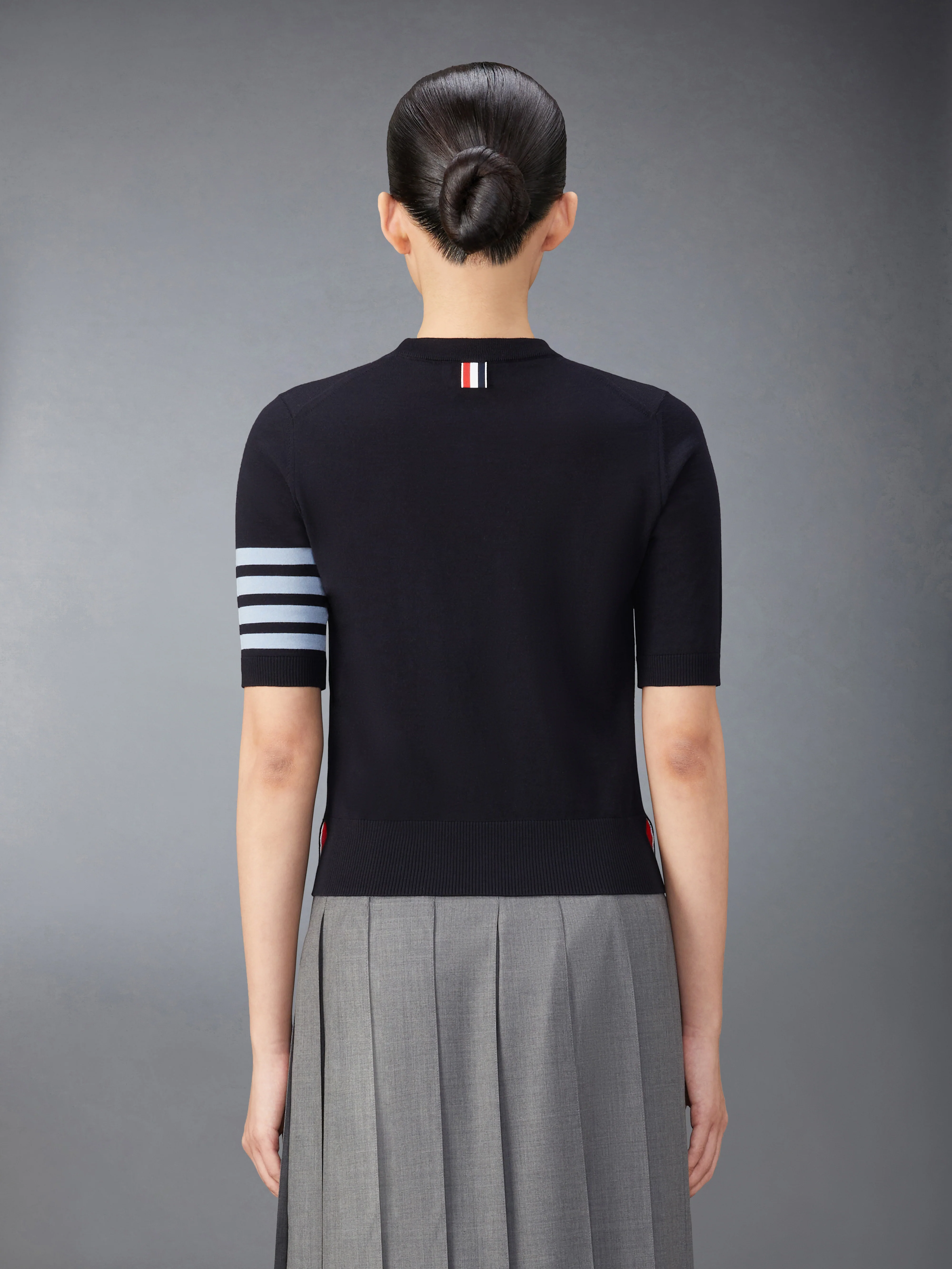 8994-merino-wool-jersey-stitch-4-bar-tee-2.webp MERINO WOOL JERSEY STITCH 4-BAR TEE