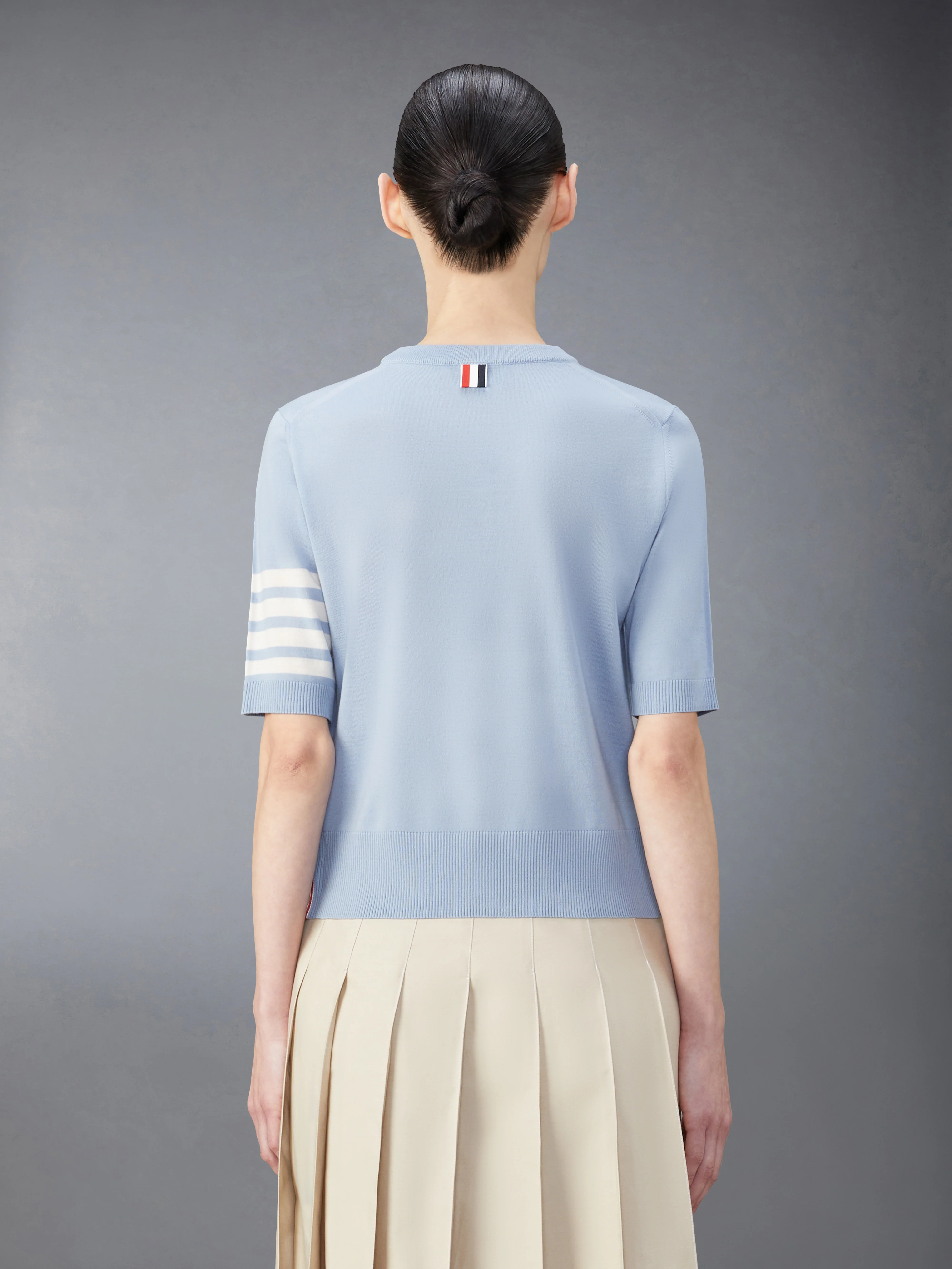 9002-merino-wool-jersey-stitch-4-bar-tee-2.webp MERINO WOOL JERSEY STITCH 4-BAR TEE