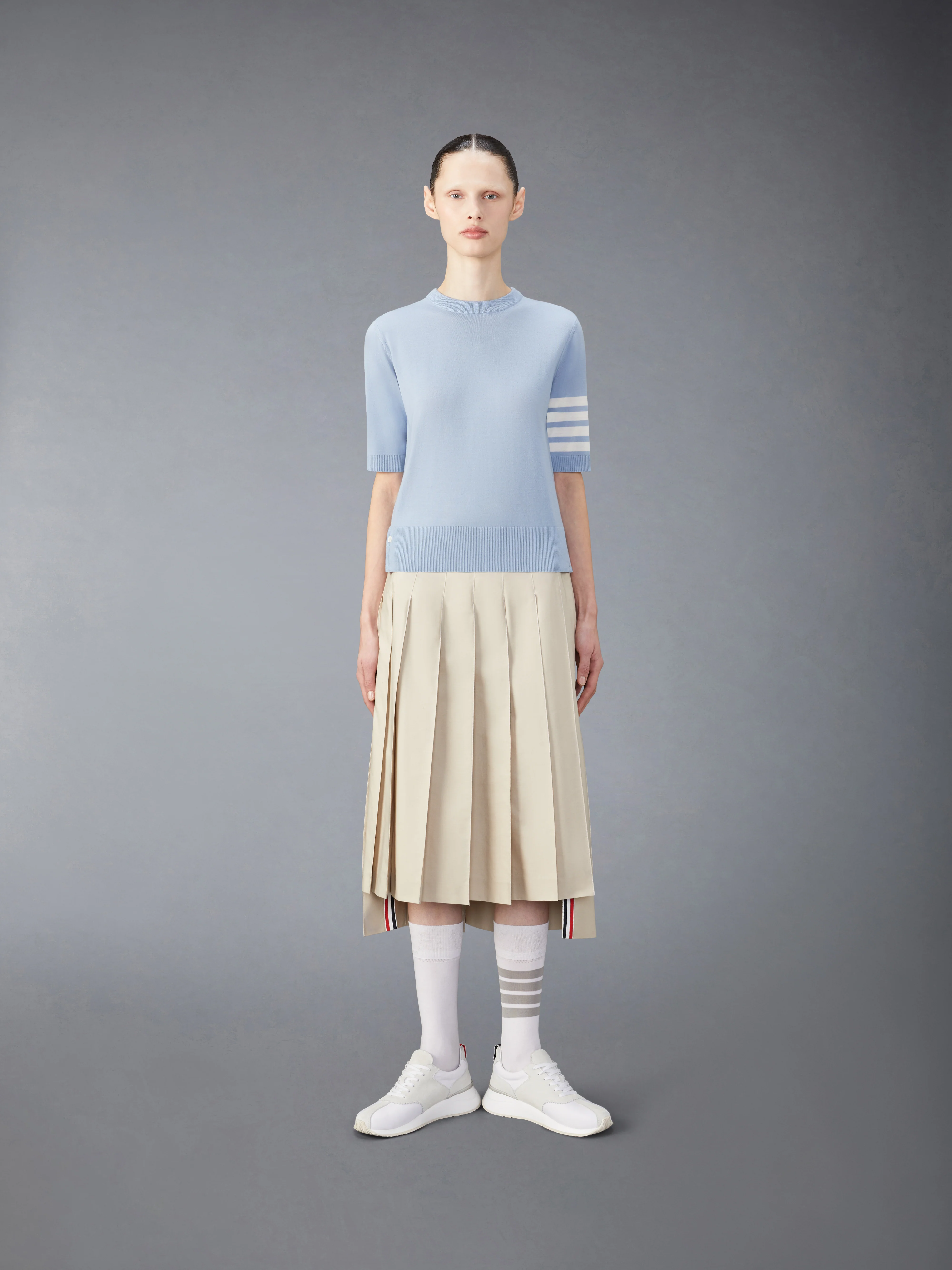 9002-merino-wool-jersey-stitch-4-bar-tee-3.webp MERINO WOOL JERSEY STITCH 4-BAR TEE