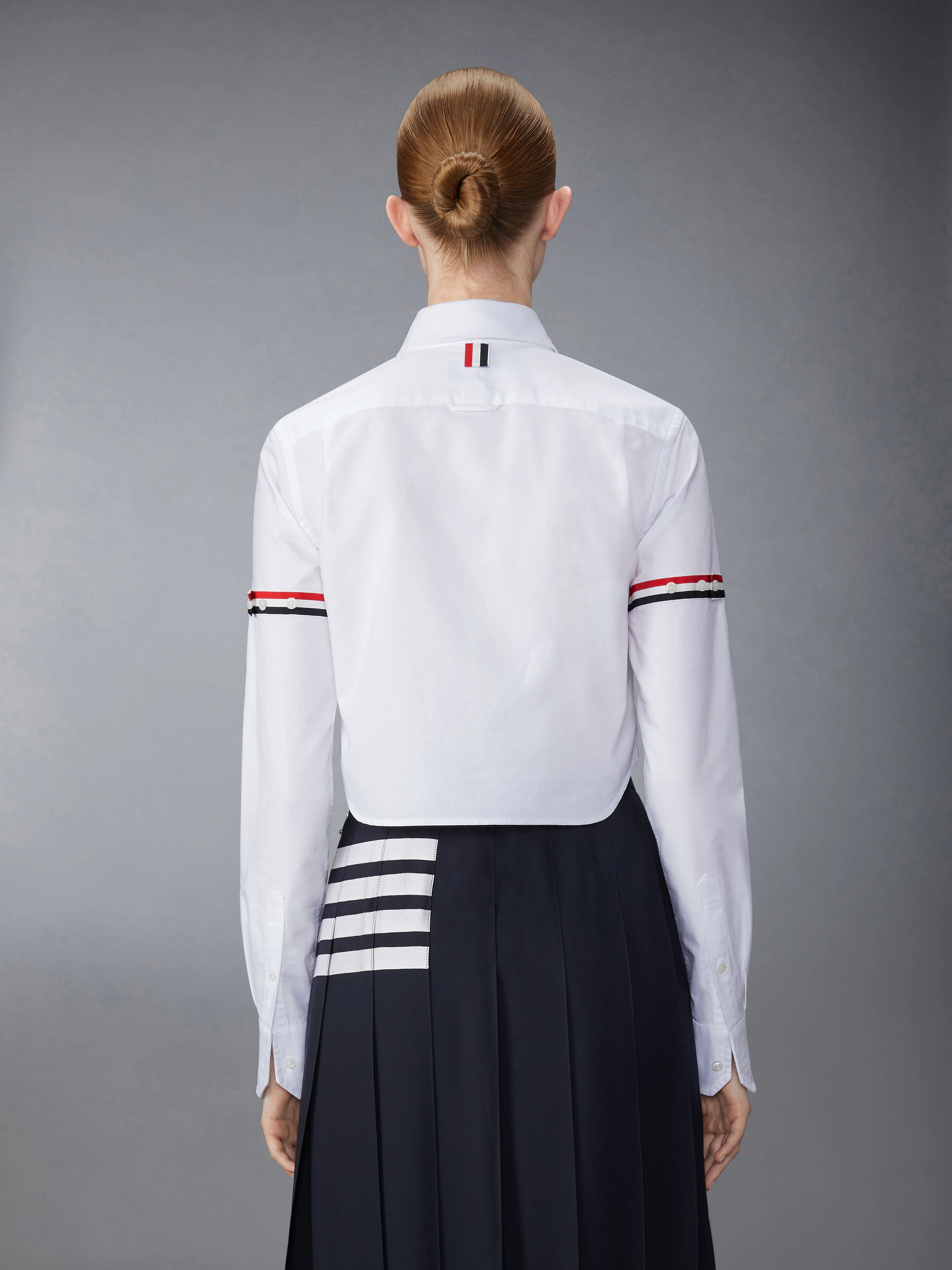 9446-oxford-armband-cropped-round-collar-shirt-4.webp OXFORD ARMBAND CROPPED ROUND COLLAR SHIRT