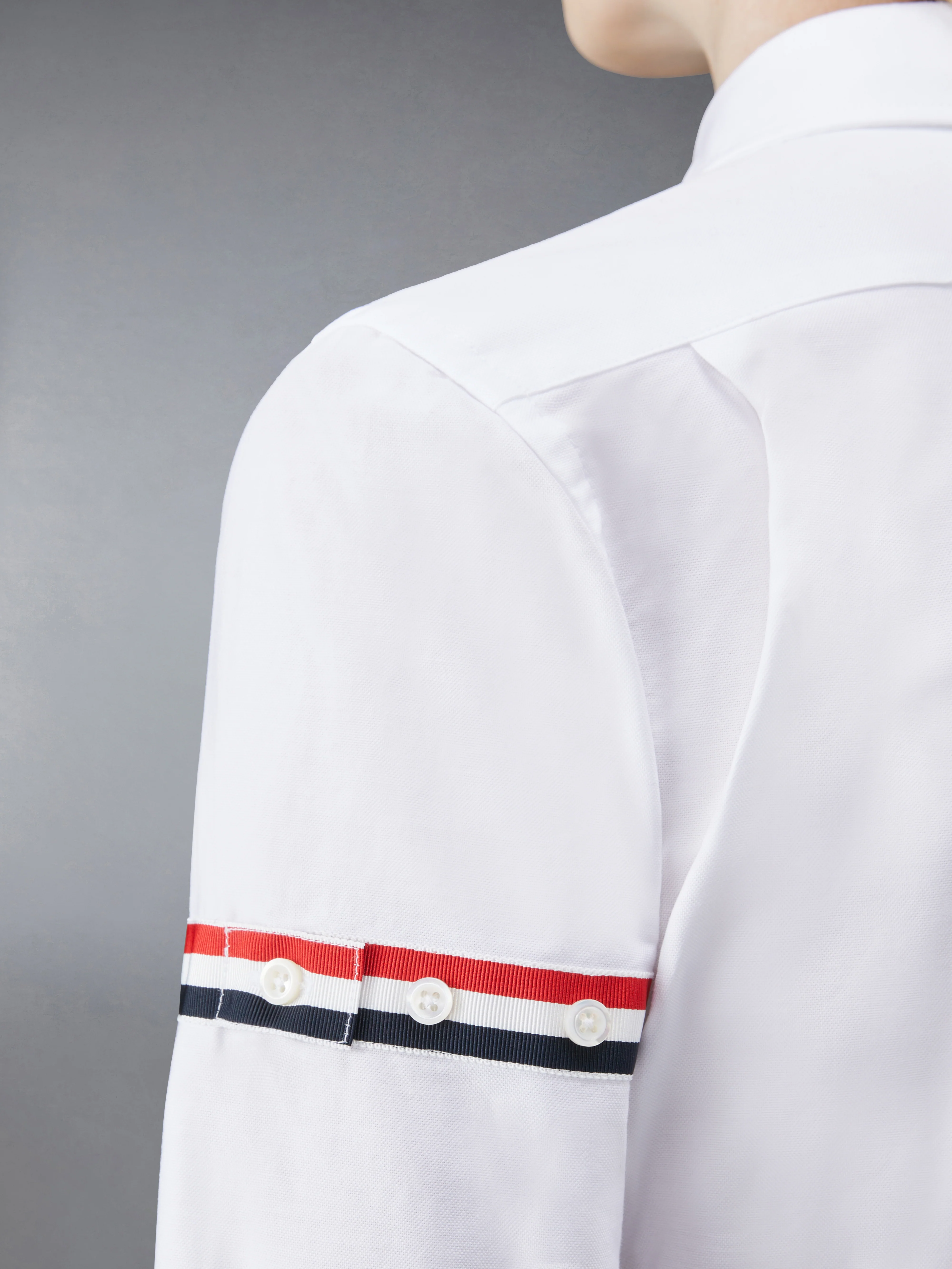 9555-oxford-armbands-classic-round-collar-shirt-8.webp OXFORD ARMBANDS CLASSIC ROUND COLLAR SHIRT