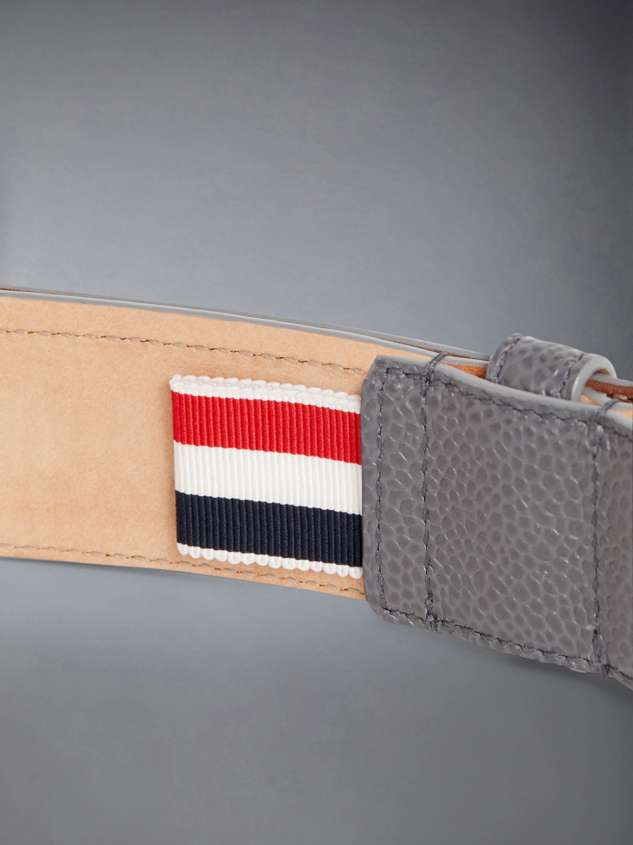 9923-pebble-grain-4-bar-classic-buckle-belt-3.webp PEBBLE GRAIN 4-BAR CLASSIC BUCKLE BELT