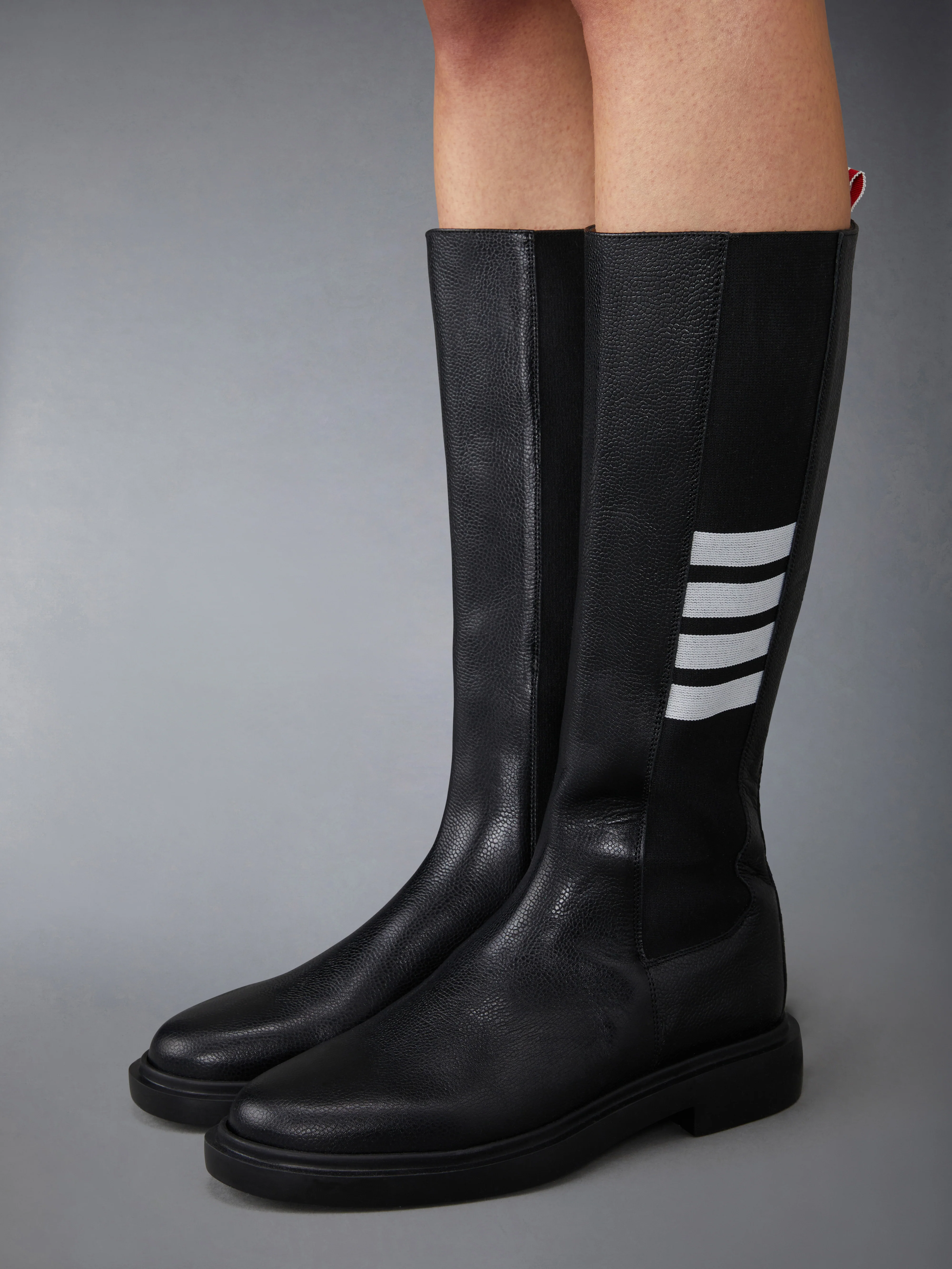 9932-pebble-grain-4-bar-knee-high-chelsea-boot-4.webp PEBBLE GRAIN 4-BAR KNEE HIGH CHELSEA BOOT
