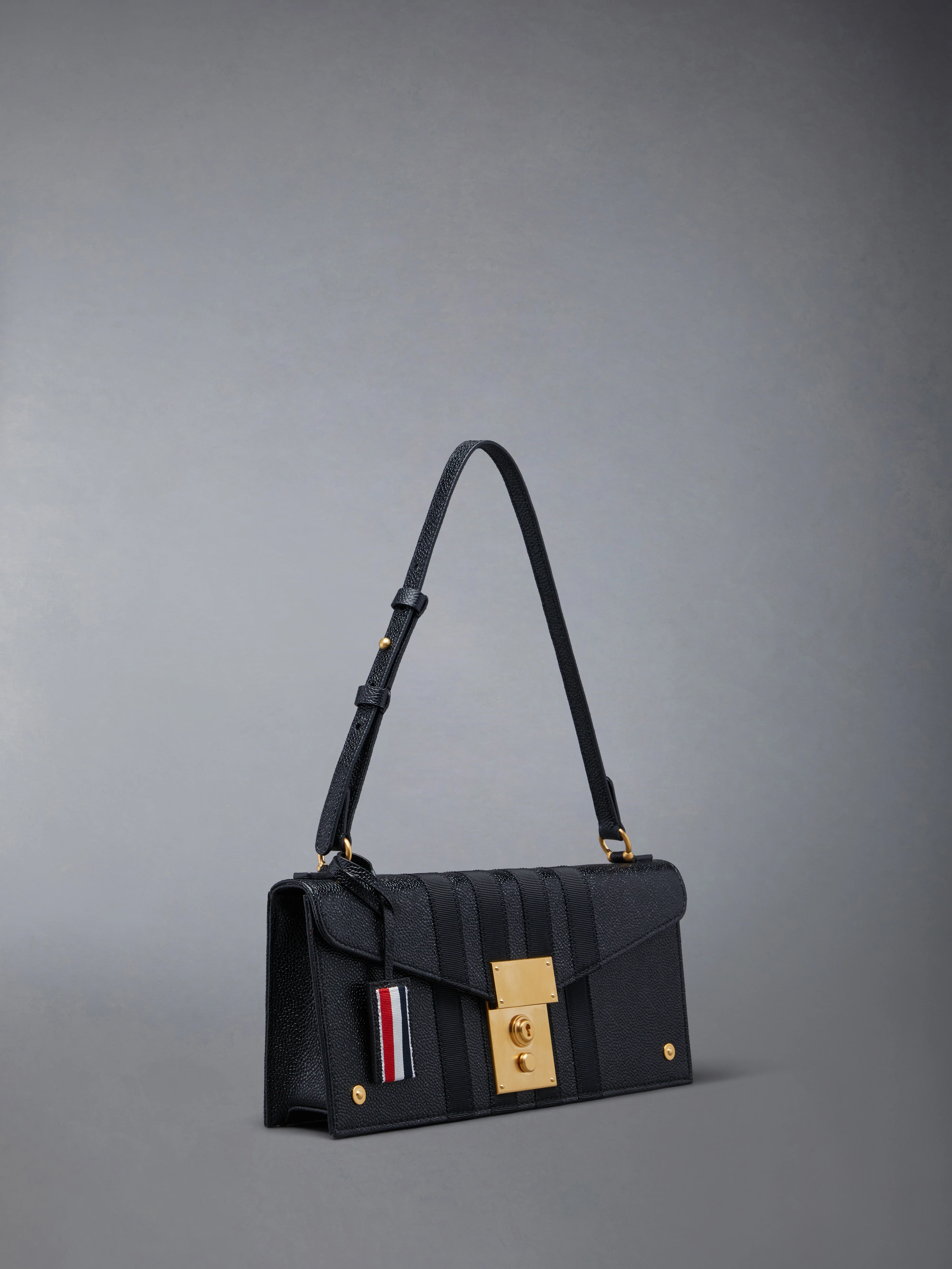 PEBBLE GRAIN 4-BAR MRS. THOM SHOULDER BAG
