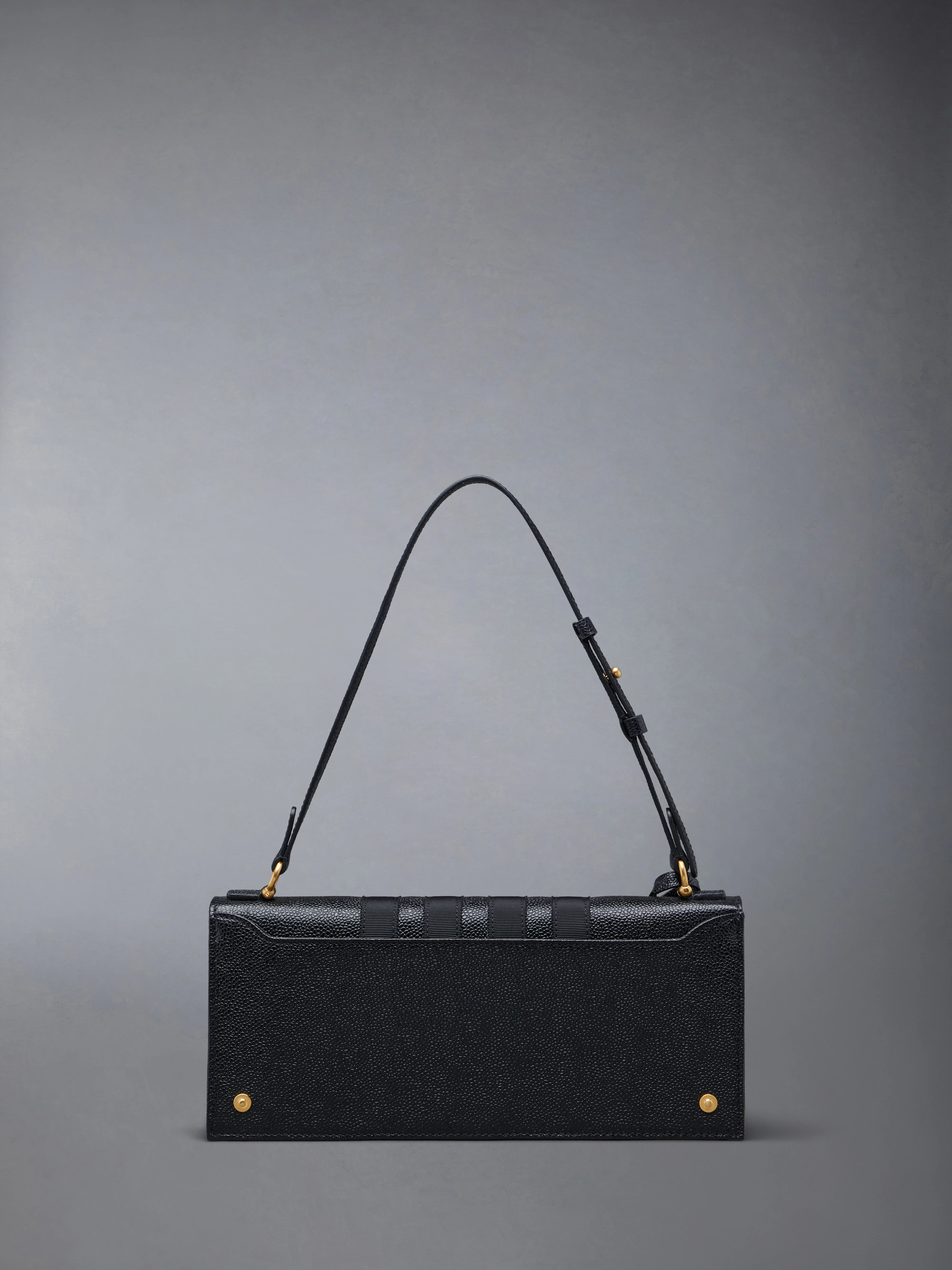 9949-pebble-grain-4-bar-mrs-thom-shoulder-bag-3.webp PEBBLE GRAIN 4-BAR MRS. THOM SHOULDER BAG