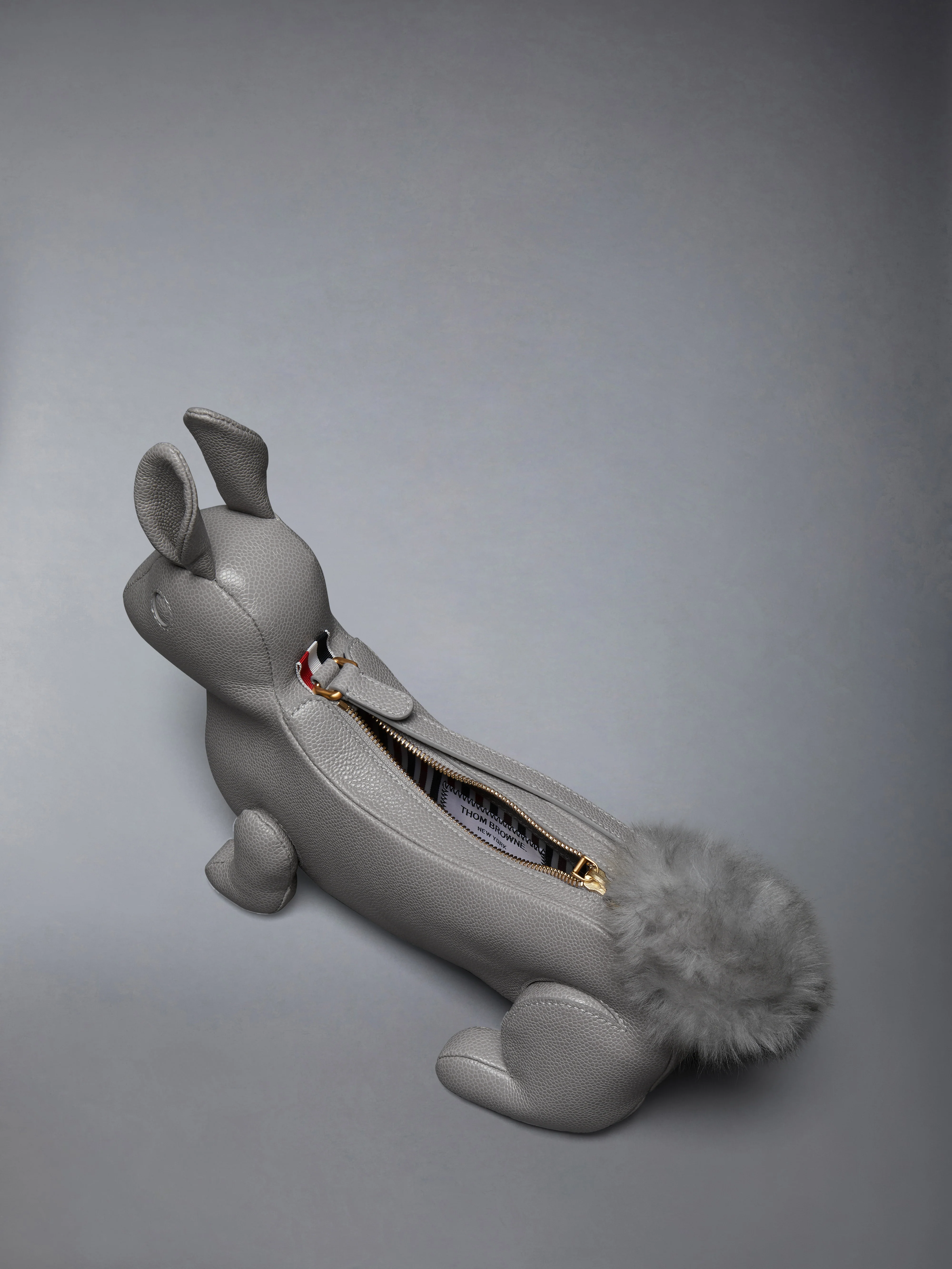 9961-pebble-grain-baby-rabbit-bag-5.webp PEBBLE GRAIN BABY RABBIT BAG