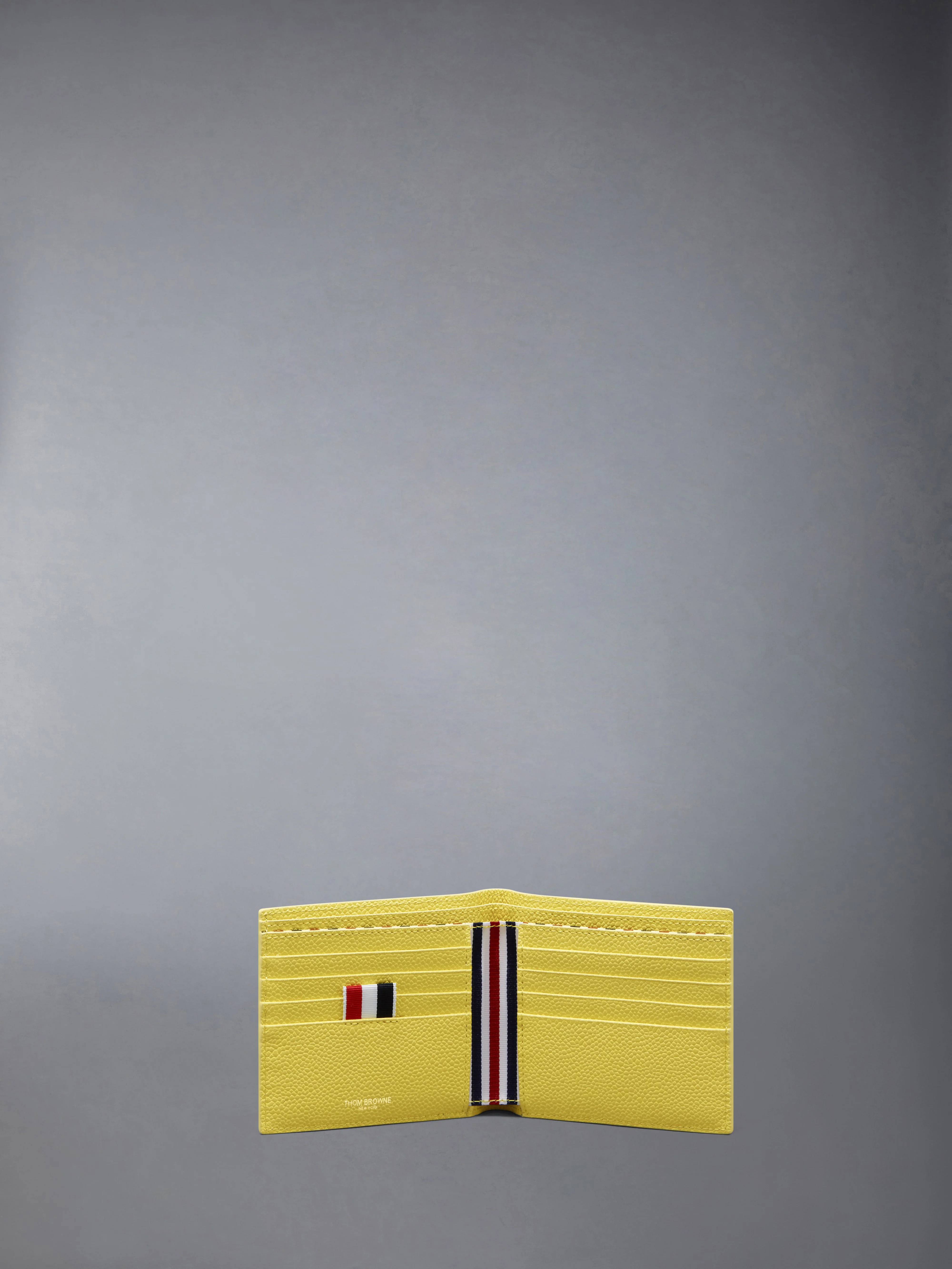 9963-pebble-grain-bifold-3.webp PEBBLE GRAIN BIFOLD