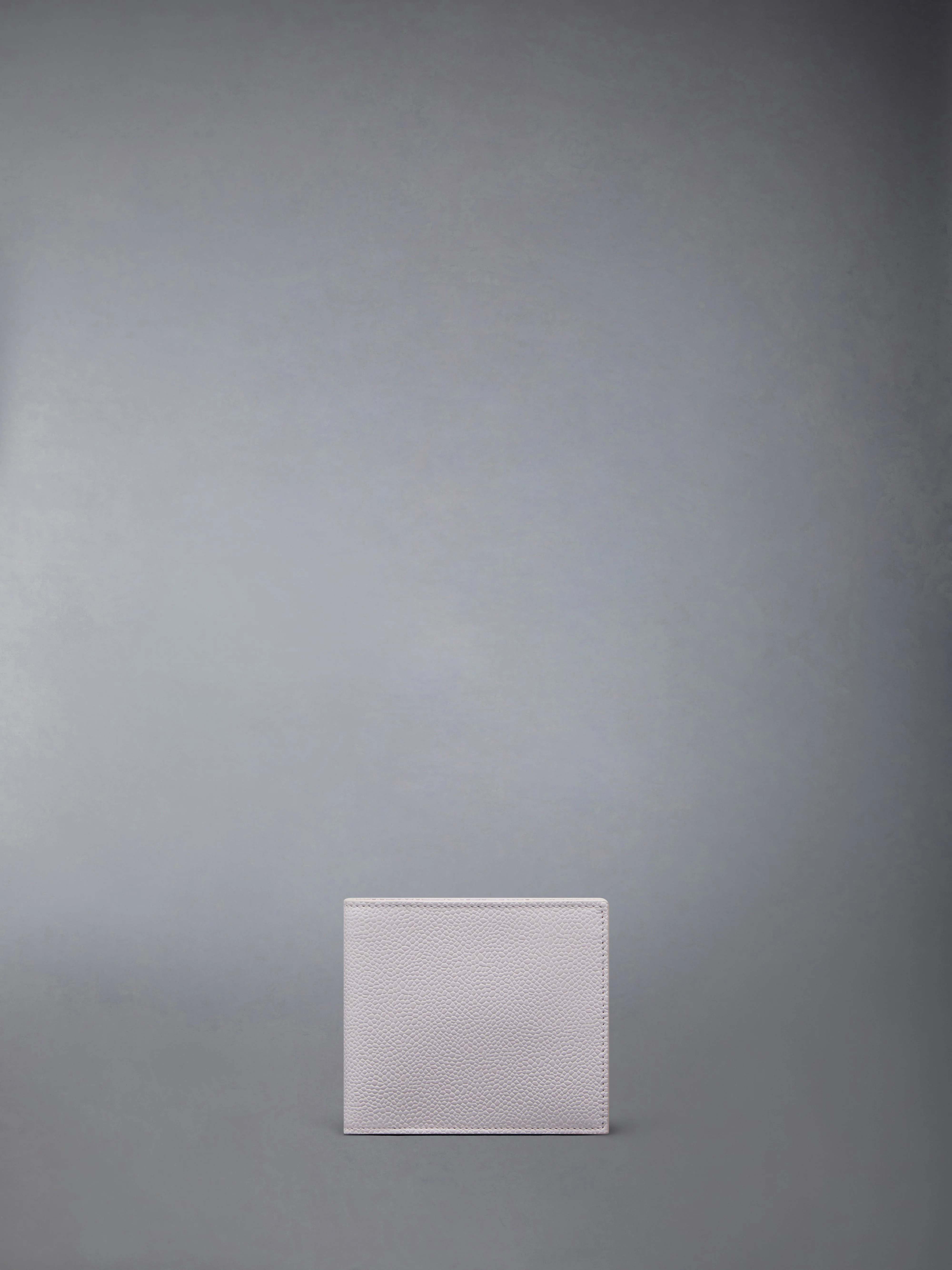 PEBBLE GRAIN BIFOLD