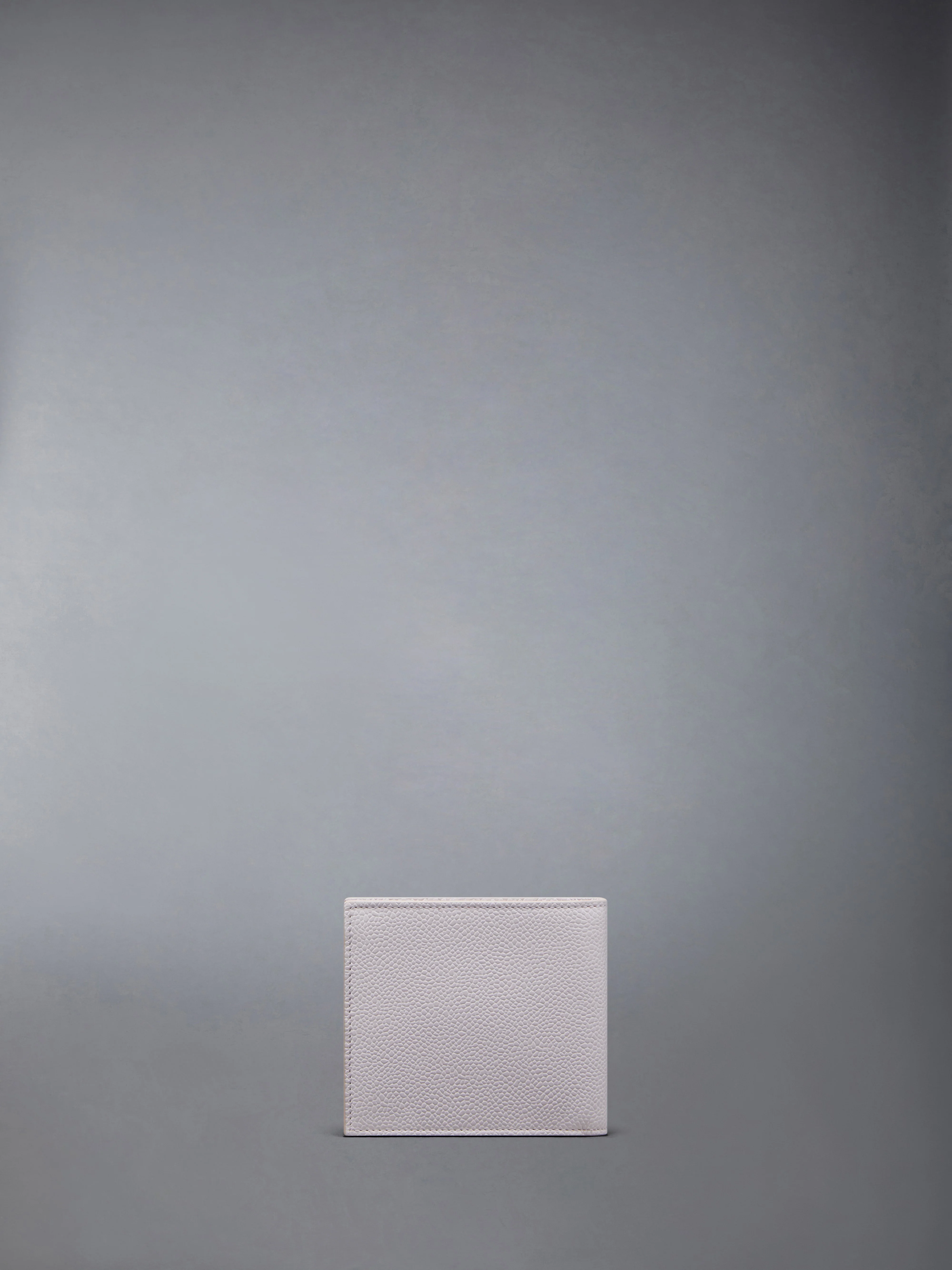 PEBBLE GRAIN BIFOLD