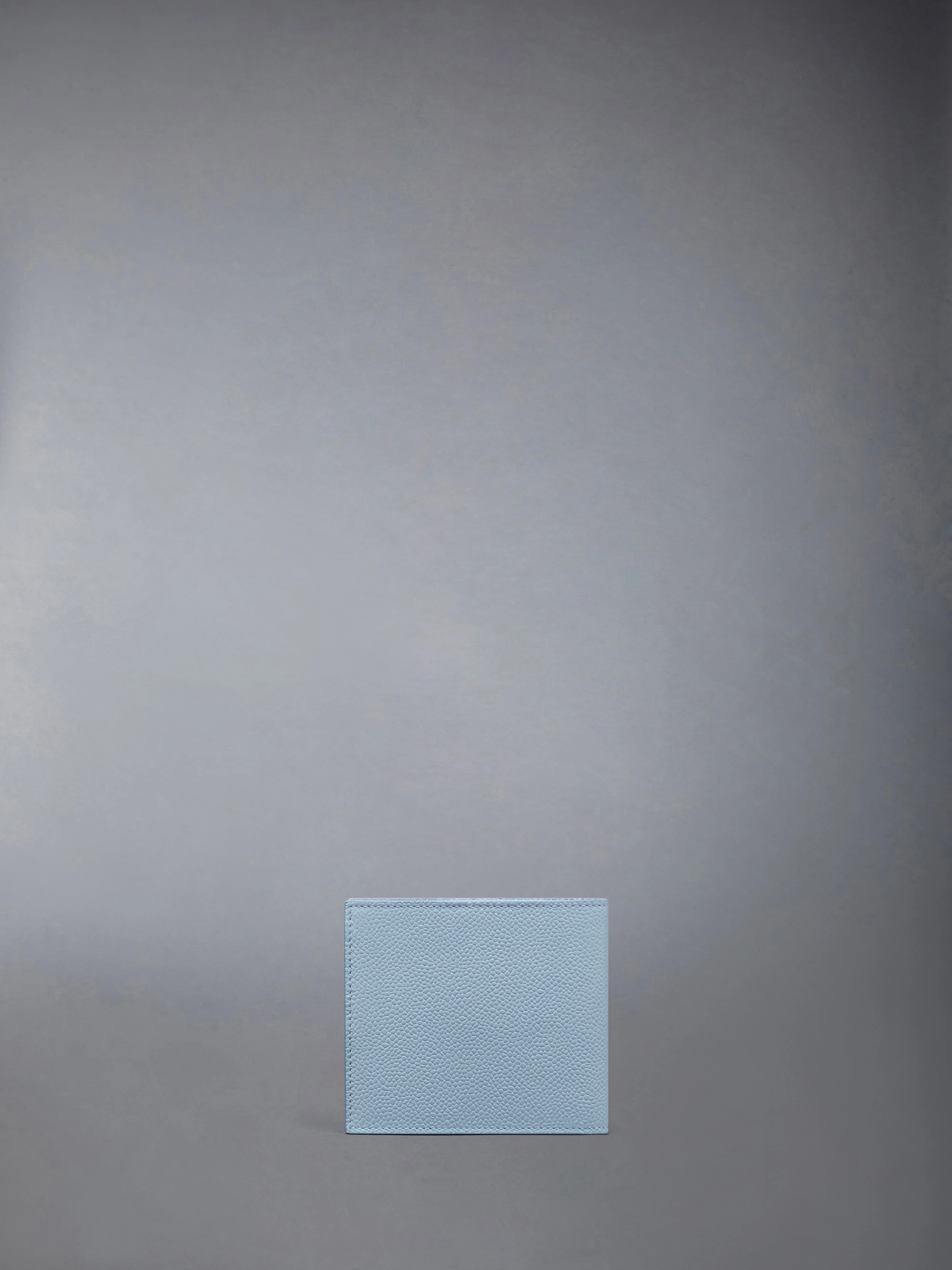 PEBBLE GRAIN BIFOLD