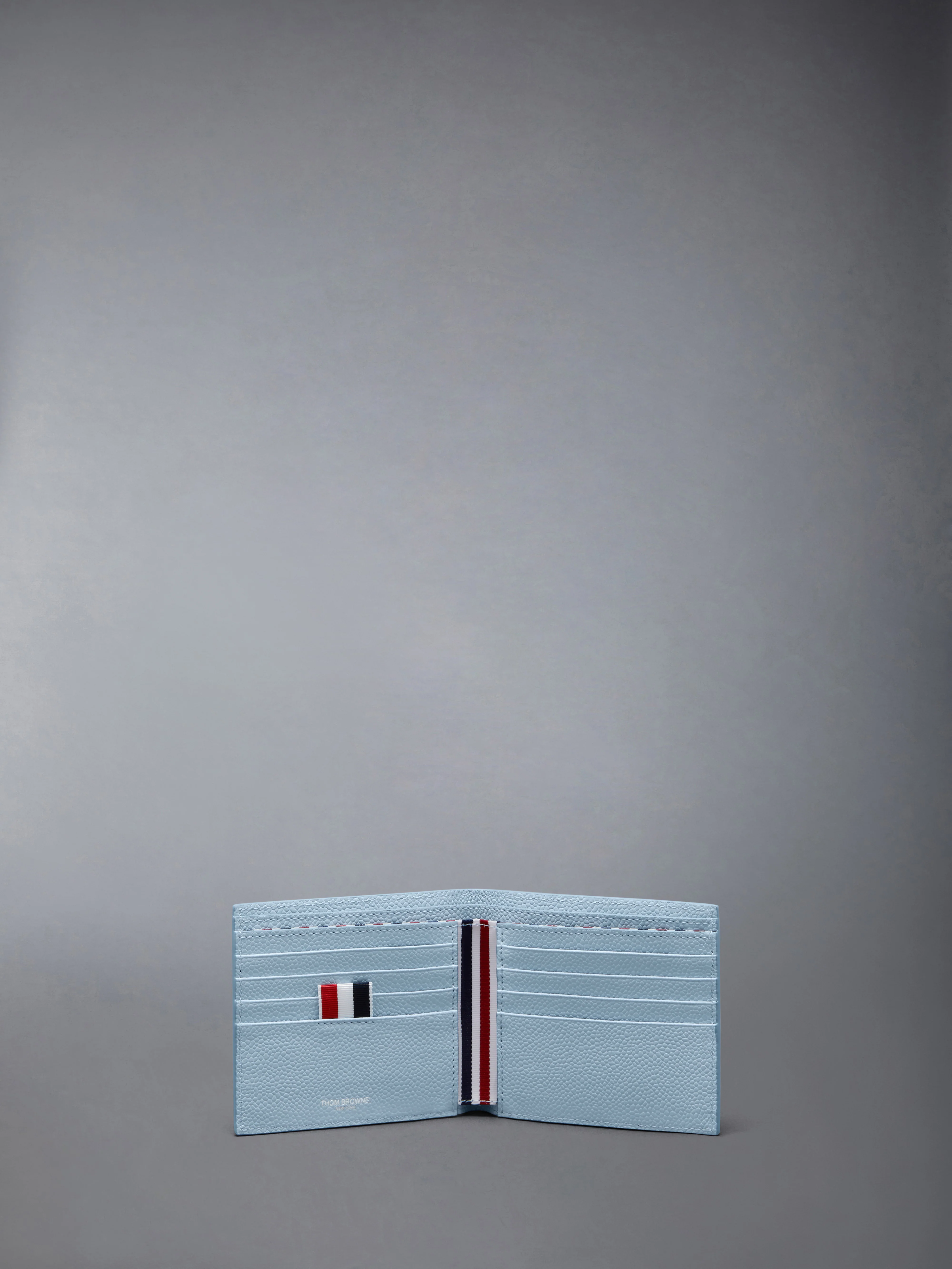 9965-pebble-grain-bifold-3.webp PEBBLE GRAIN BIFOLD