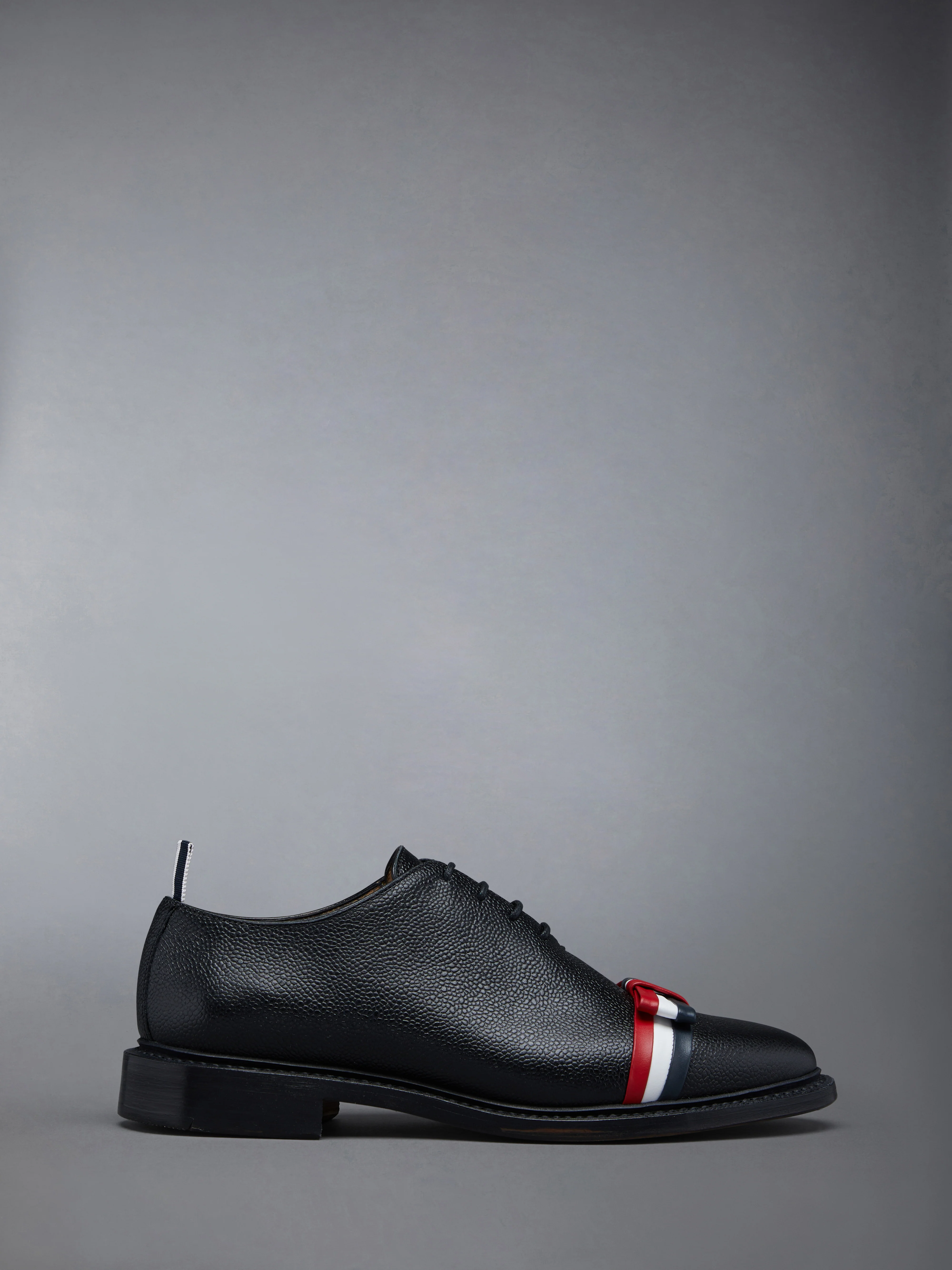 PEBBLE GRAIN BOW WHOLECUT SHOE
