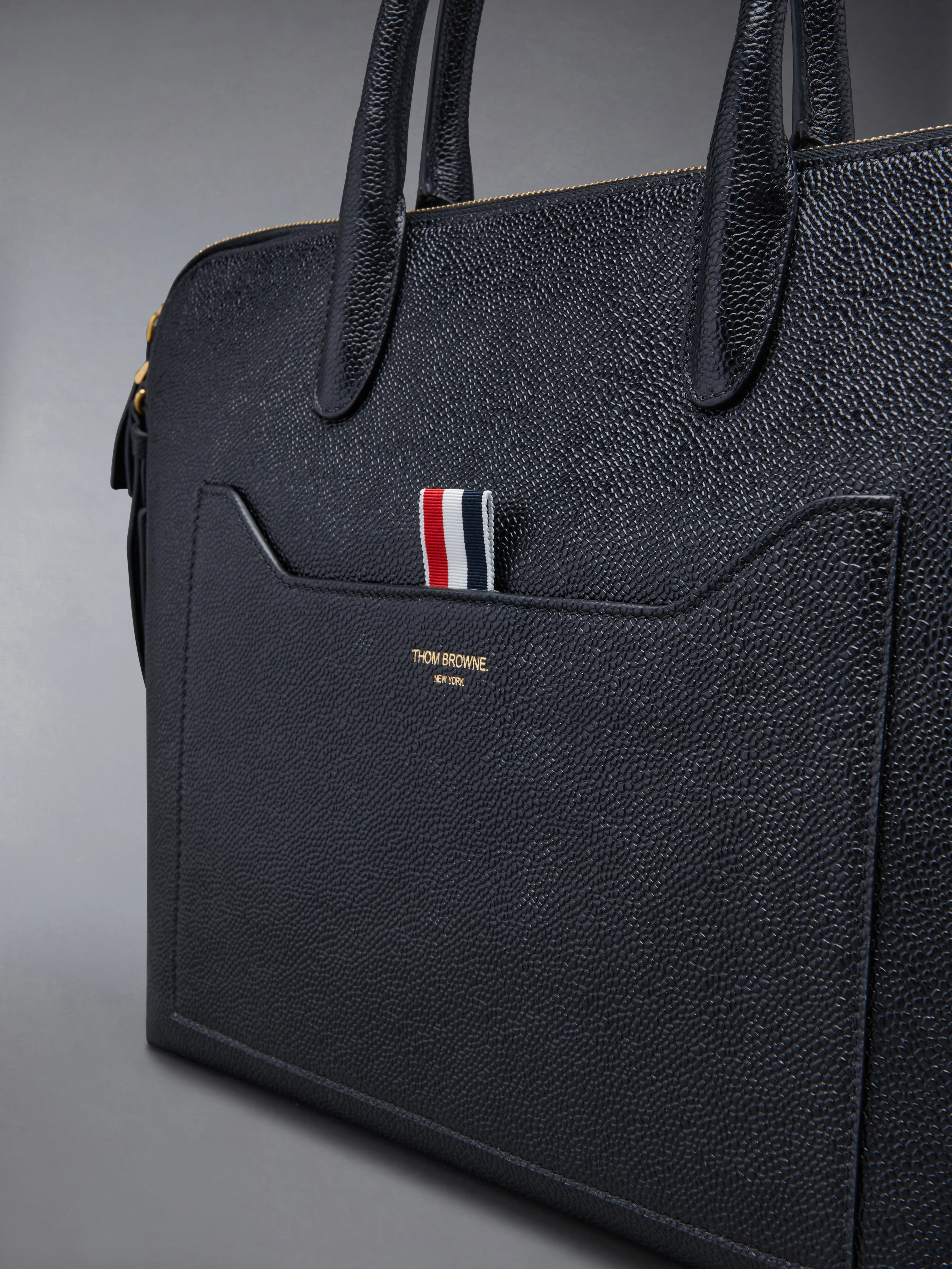 9992-pebble-grain-briefcase-6.webp PEBBLE GRAIN BRIEFCASE