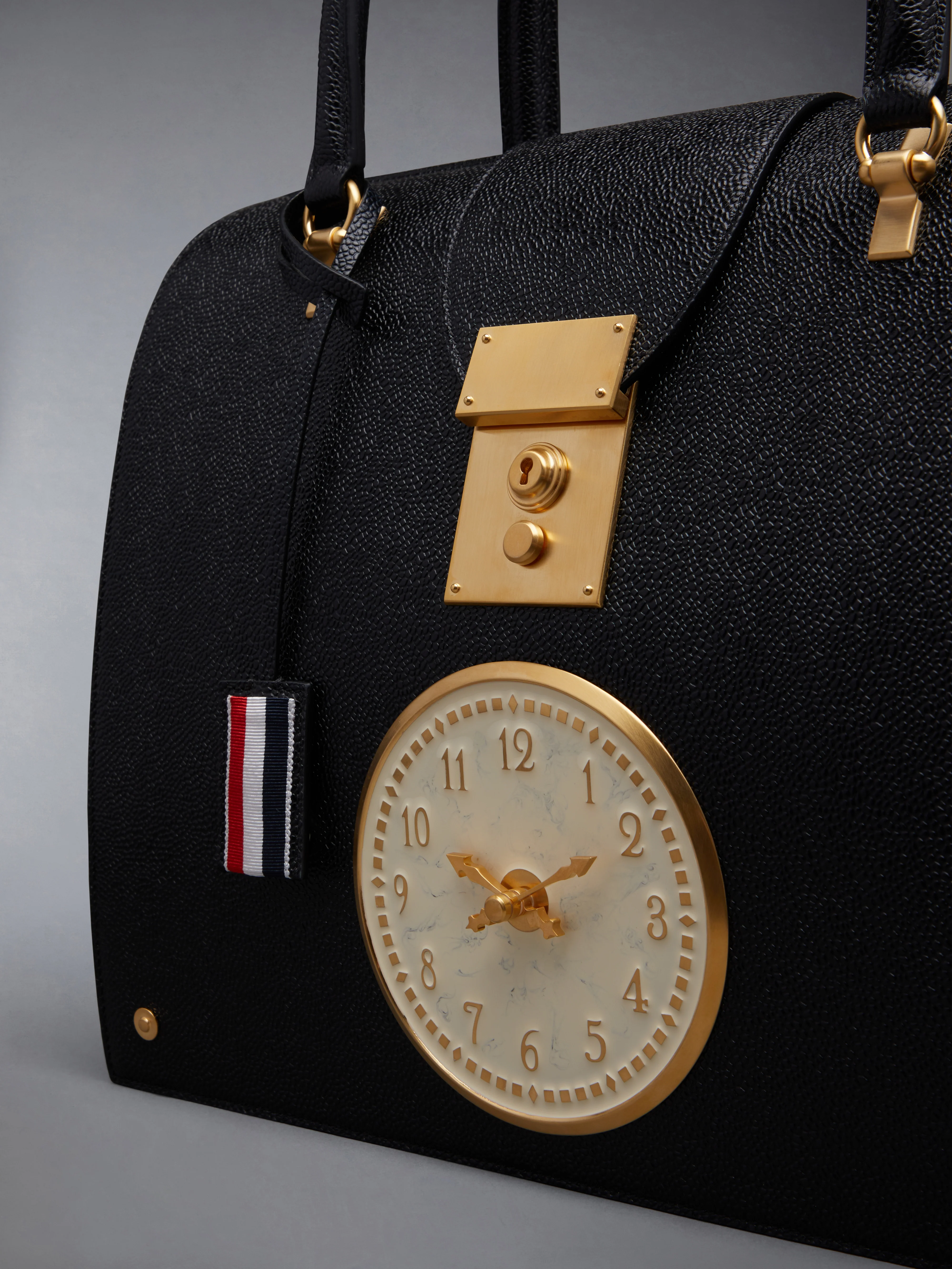 9993-pebble-grain-clock-mrs-thom-bag-6.webp PEBBLE GRAIN CLOCK MRS. THOM BAG